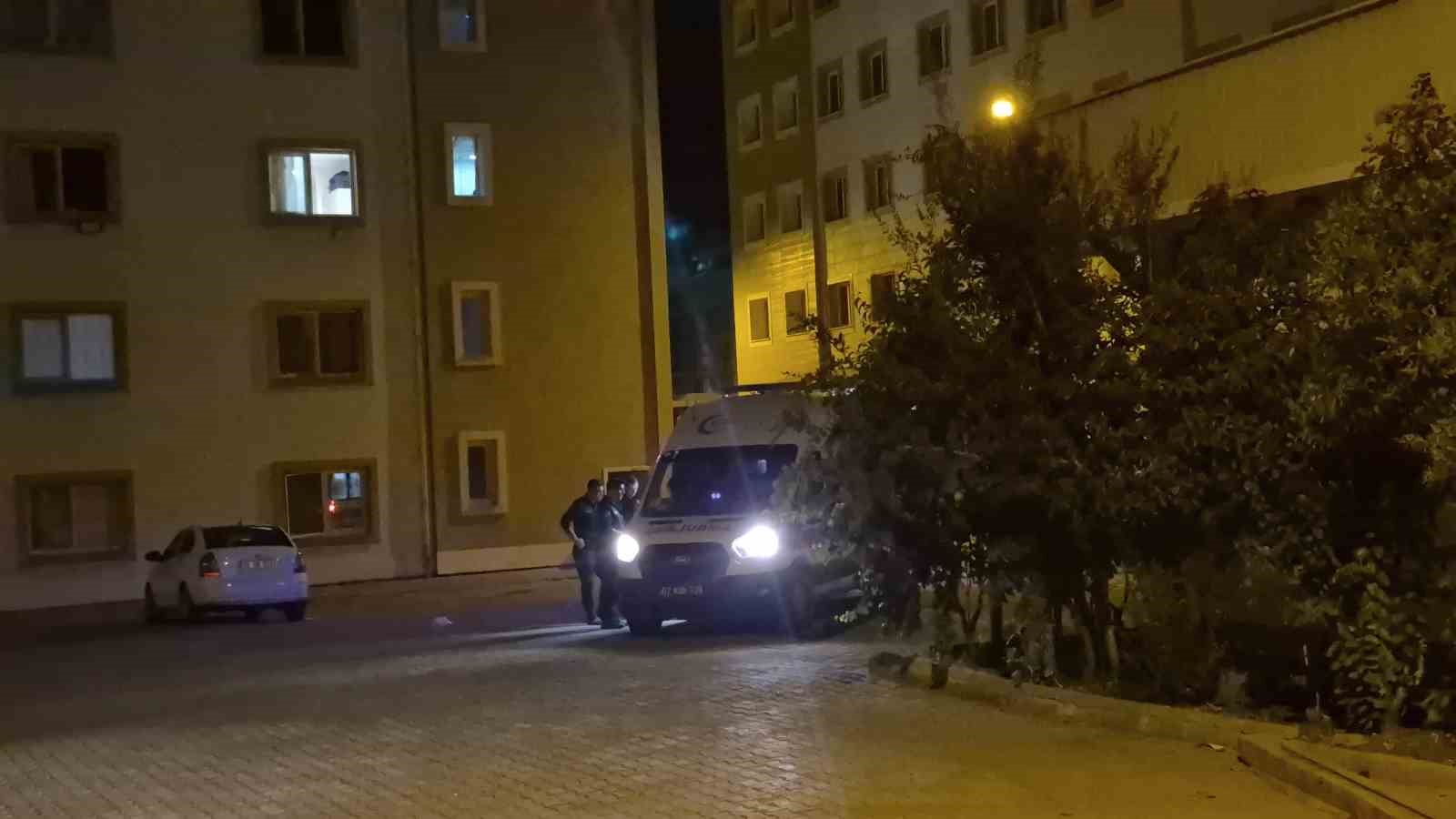 YURTTA KALAN İKİ ÖĞRENCİ GIDA ZEHİRLENMESİ ŞÜPHESİYLE HASTANEYE KALDIRILDI