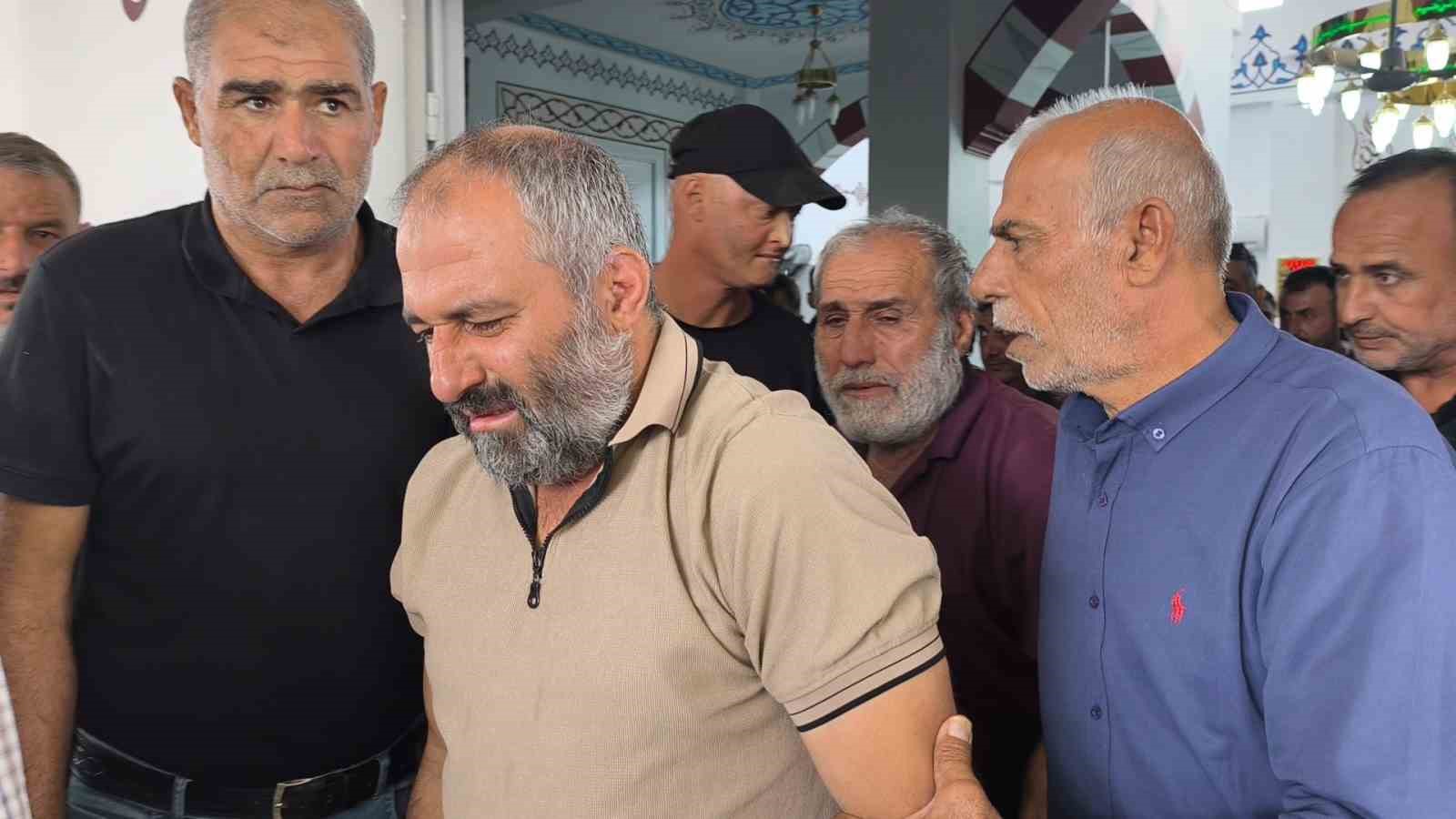 BATAN GEMİDE KAYBOLAN KARDEŞLERİNİ AİLESİNE GETİREMEYEN ACILI AĞABEYDEN DUYGU DOLU SÖZLER