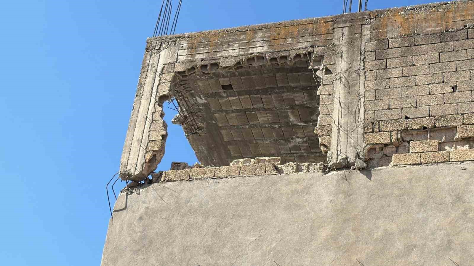 ADIYAMAN’DA HASARLI BİNALAR KORKUTUYOR