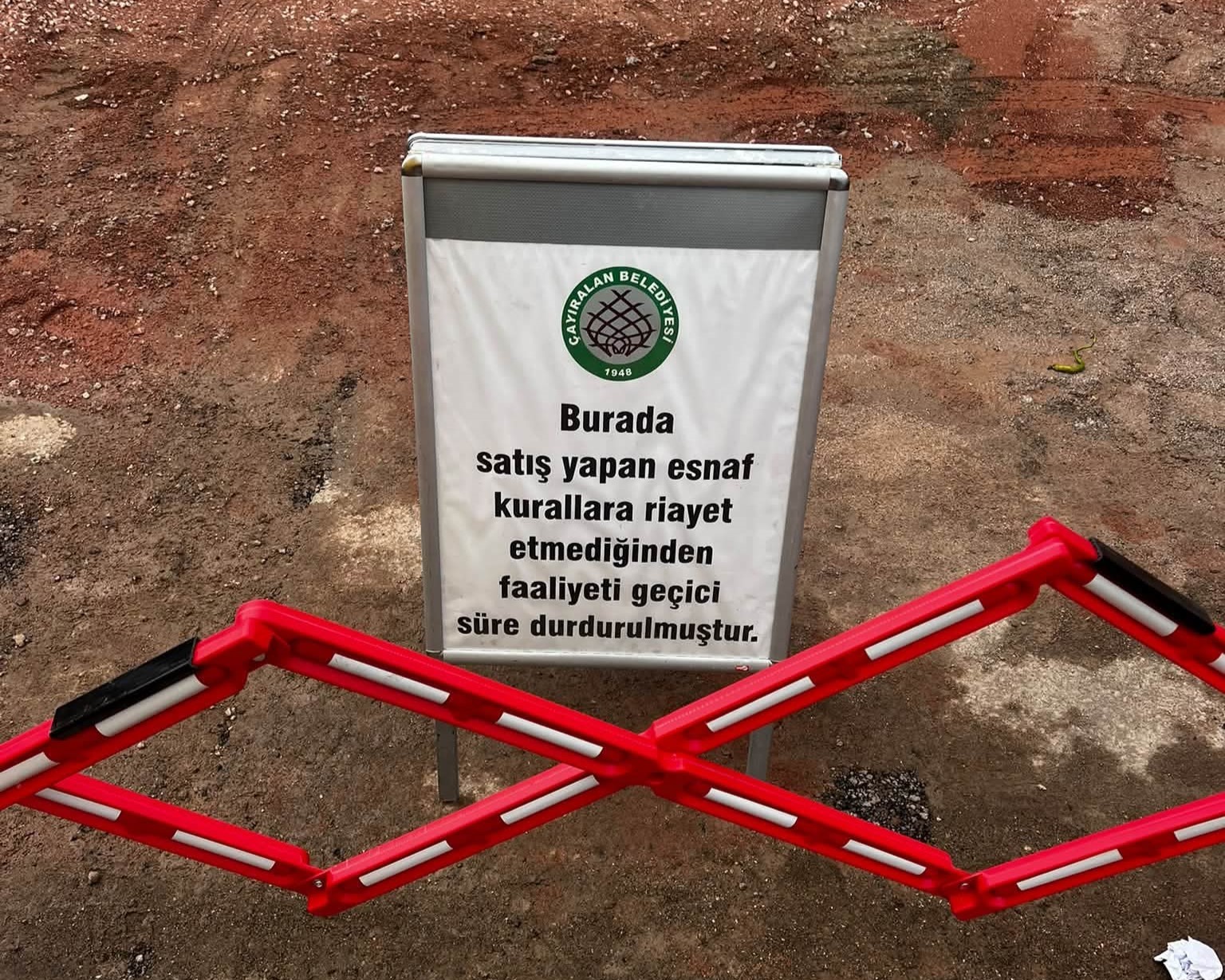 PAZAR YERİNDE UYGUNSUZ DAVRANIŞA CEZA: 1 AY SATIŞTAN MEN EDİLDİ