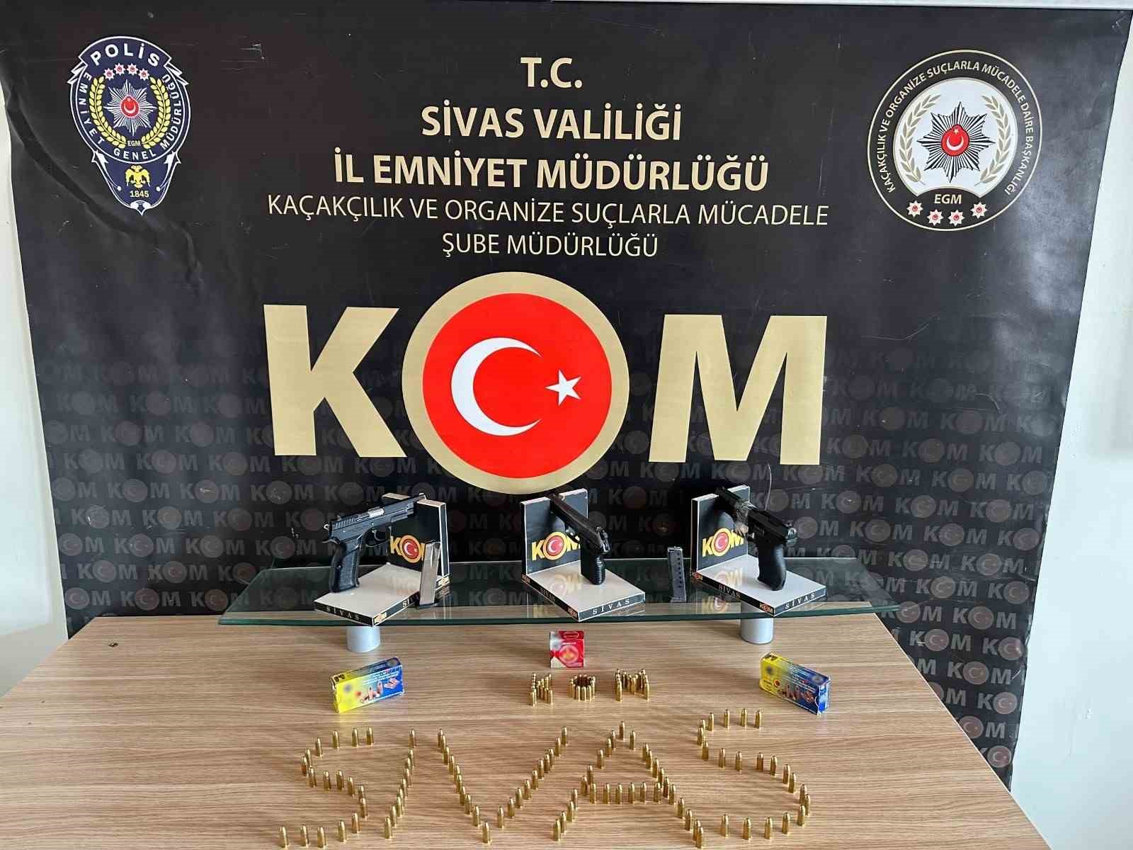 SİVAS MERKEZLİ 4 İLDE KAÇAK SİLAH OPERASYONU: 2 TUTUKLAMA