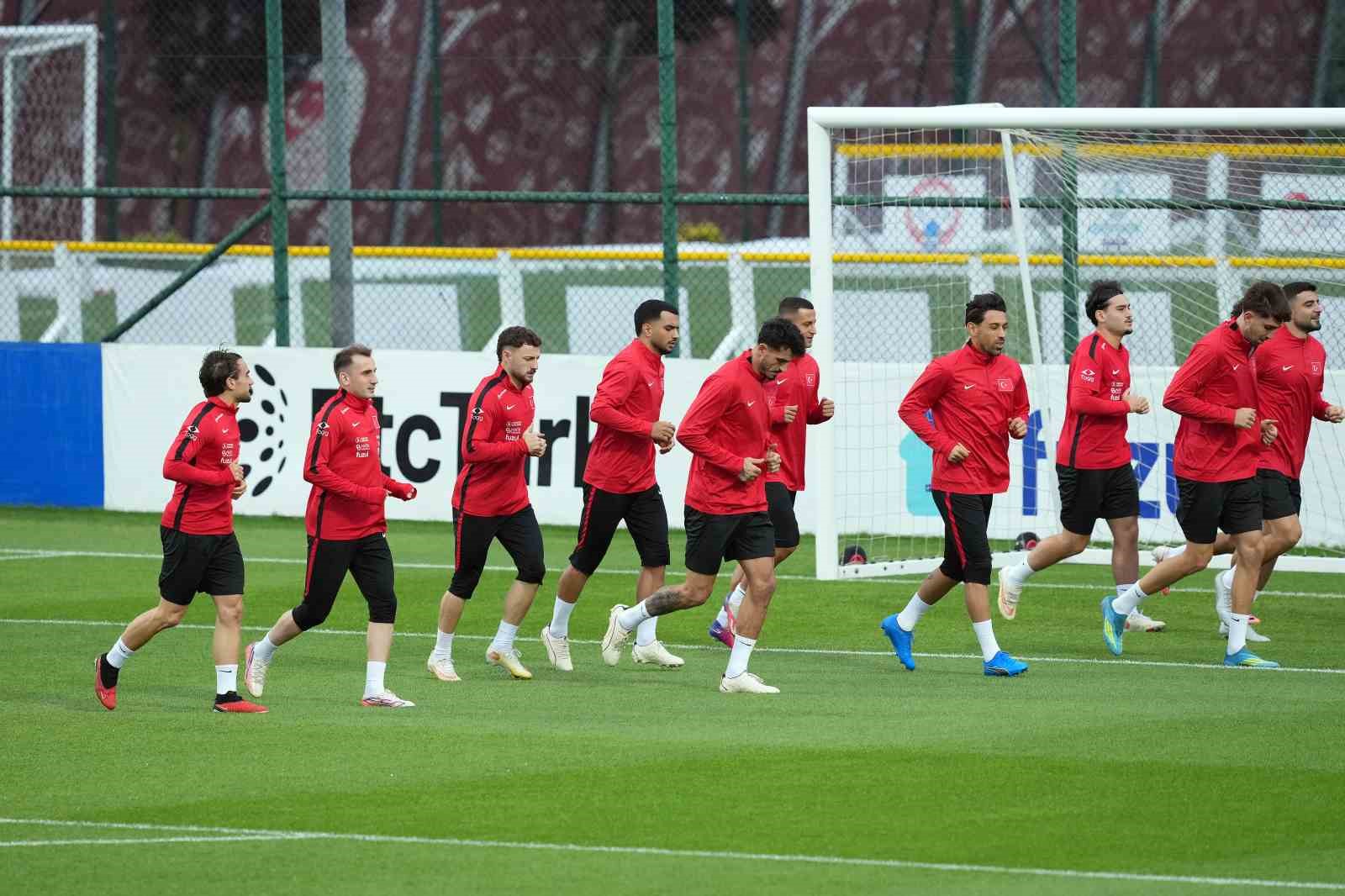 A MİLLİ TAKIM, BELÇİKA MAÇININ HAZIRLIKLARINA BAŞLADI