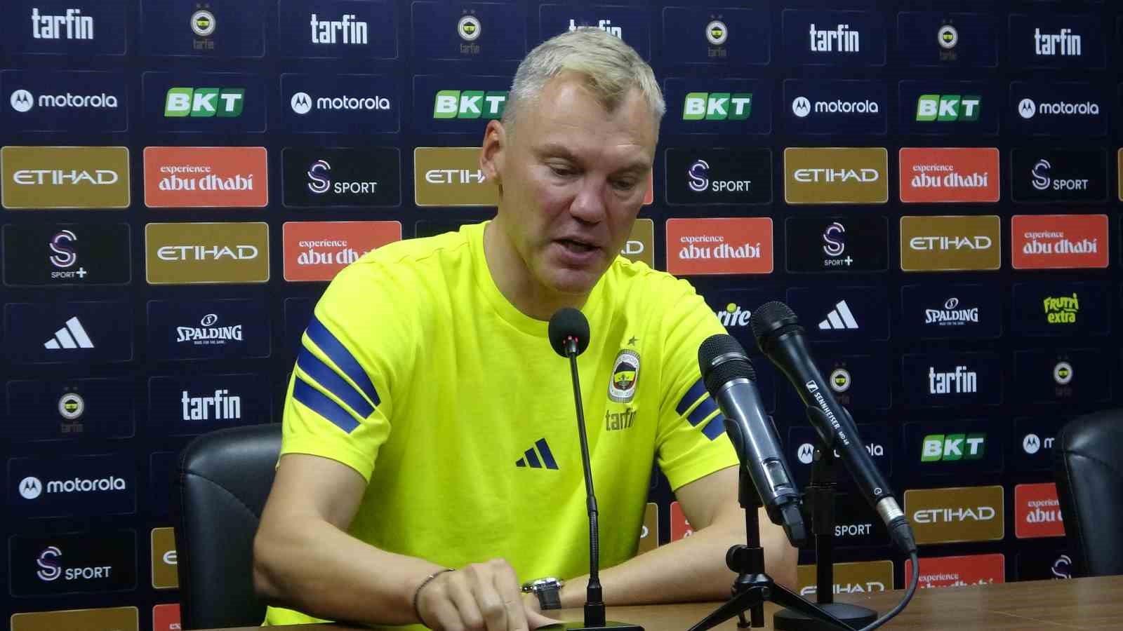 SARUNAS JASİKEVİCİUS: "BAHÇEŞEHİR KOLEJİ MAÇINDAN SONRA TAKIM OLARAK İYİ REAKSİYON VERDİK"