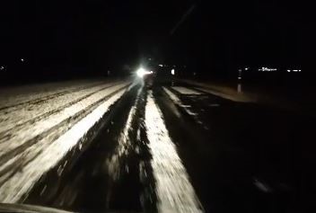 ARDAHAN’DA DOLU YAĞIŞI: YOLLAR BEYAZA BÜRÜNDÜ