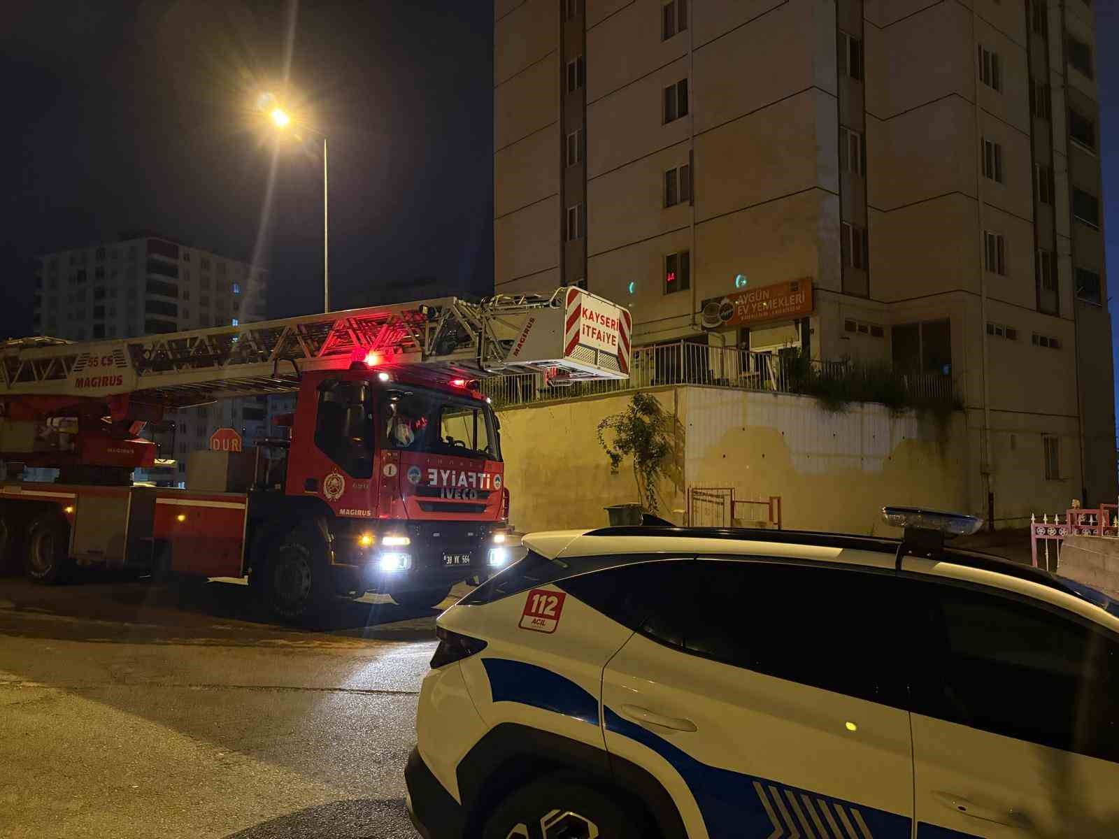 KAYSERİ’DE 10 KATLI BİNADA YANGIN PANİĞİ