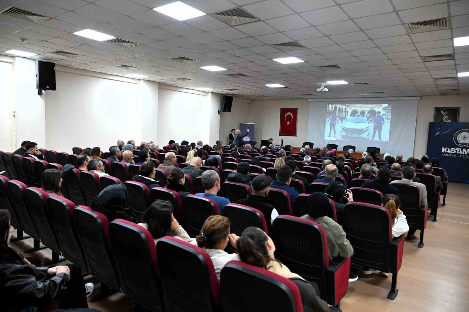 KASTAMONU’DA OKUL GÜVENLİĞİ TEDBİRLERİ GÖRÜŞÜLDÜ