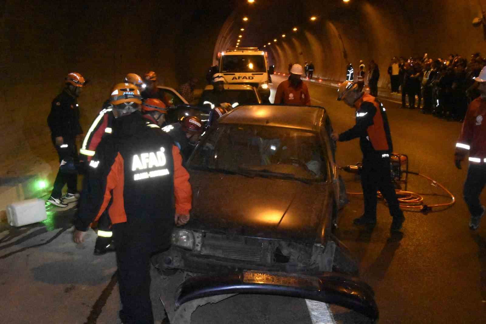 BİTLİS’TE TÜNELDE KAZA TATBİKATI GERÇEĞİNİ ARATMADI
