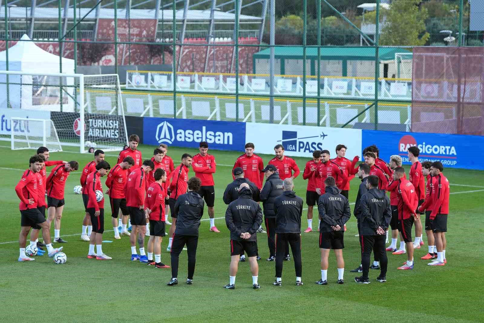 A MİLLİ FUTBOL TAKIMI, BELÇİKA MAÇI HAZIRLIKLARINA DEVAM ETTİ