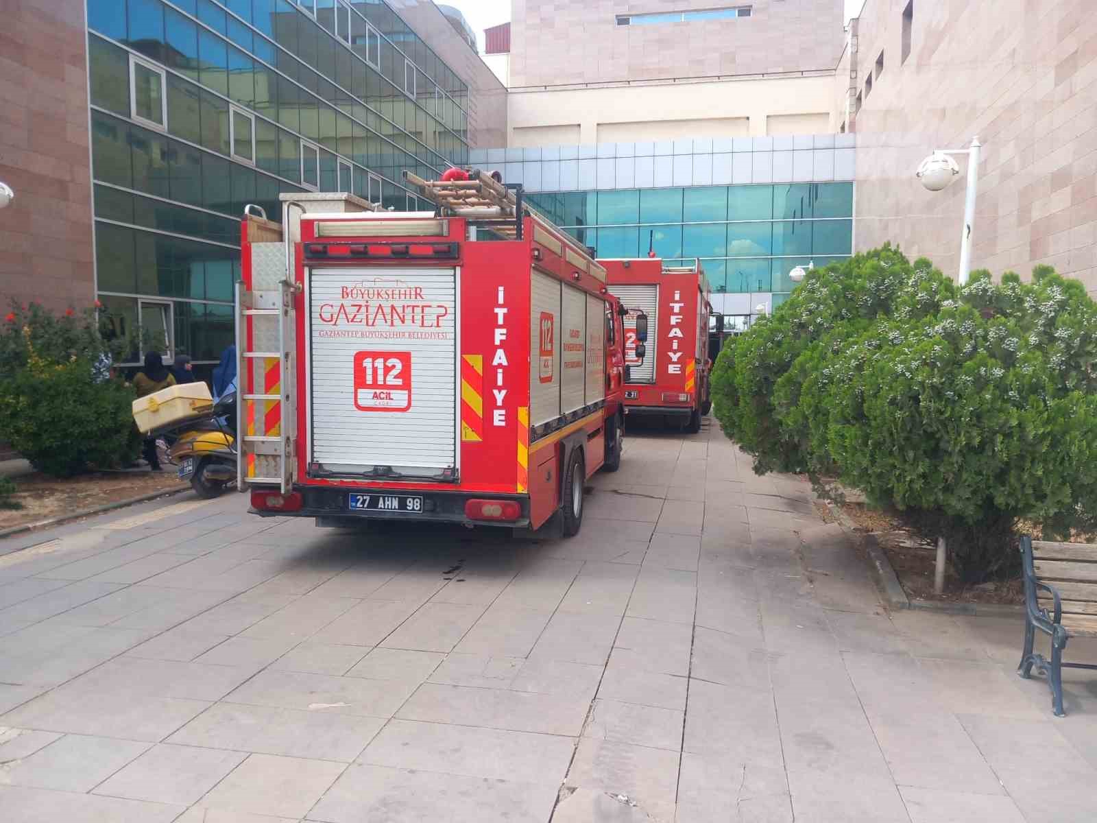 GAZİANTEP’TE HASTANENİN BODRUM KATINDA KORKUTAN YANGIN