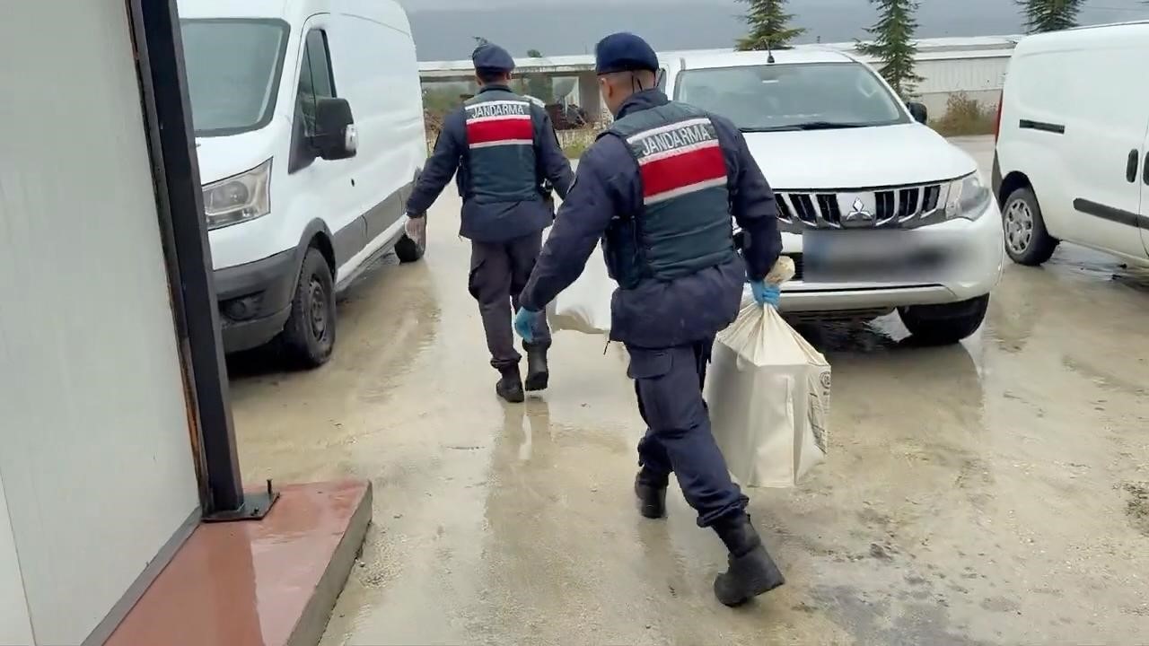 BOLU’DA BELEDİYE KOOPERATİFİNE YÖNELİK ‘ZİMMET’ SORUŞTURMASINDA 3 ŞÜPHELİ SERBEST BIRAKILDI