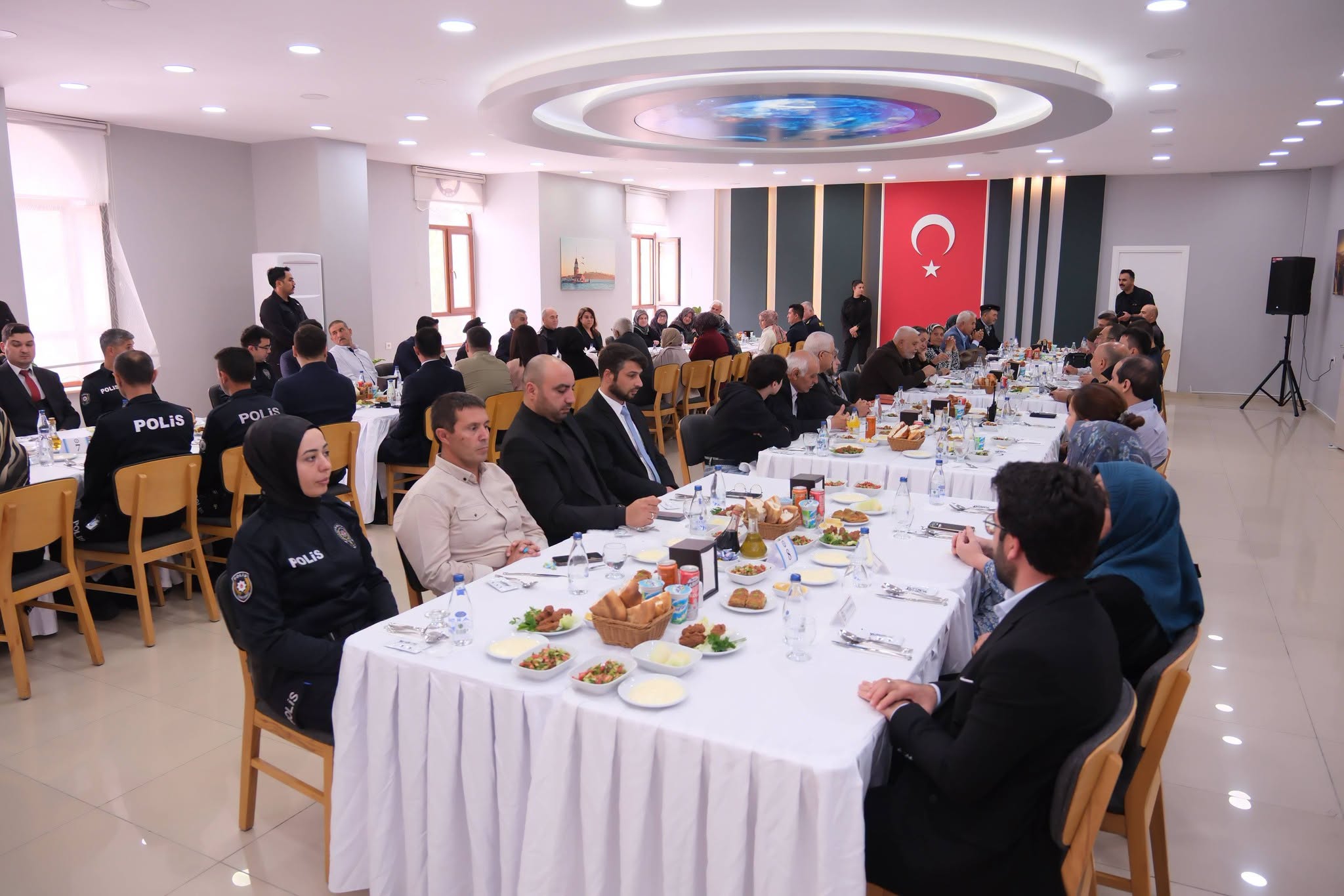 YOZGATLI ŞEHİT AİLELERİ VE GAZİLER POLİSEVİNDE AĞIRLANDI