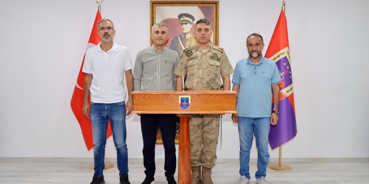 ŞIRNAKLI GAZETECİLERDEN ‘CEZMİ ’ PAŞAYA ‘HAYIRLI OLSUN’ ZİYARETİ