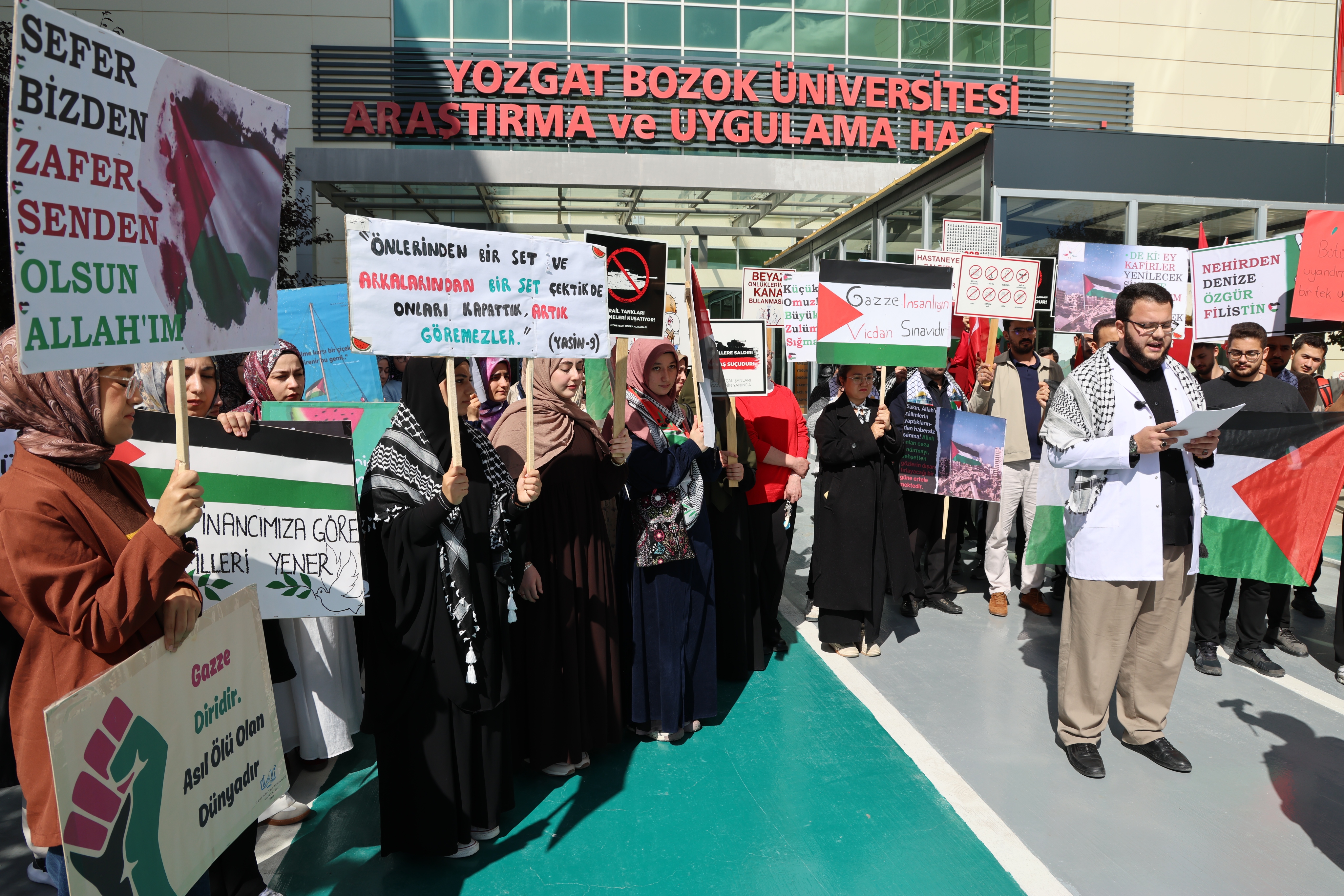 TIP FAKÜLTESİ ÖĞRENCİLERİNDEN GAZZE İÇİN  VİCDAN ÇAĞRISI