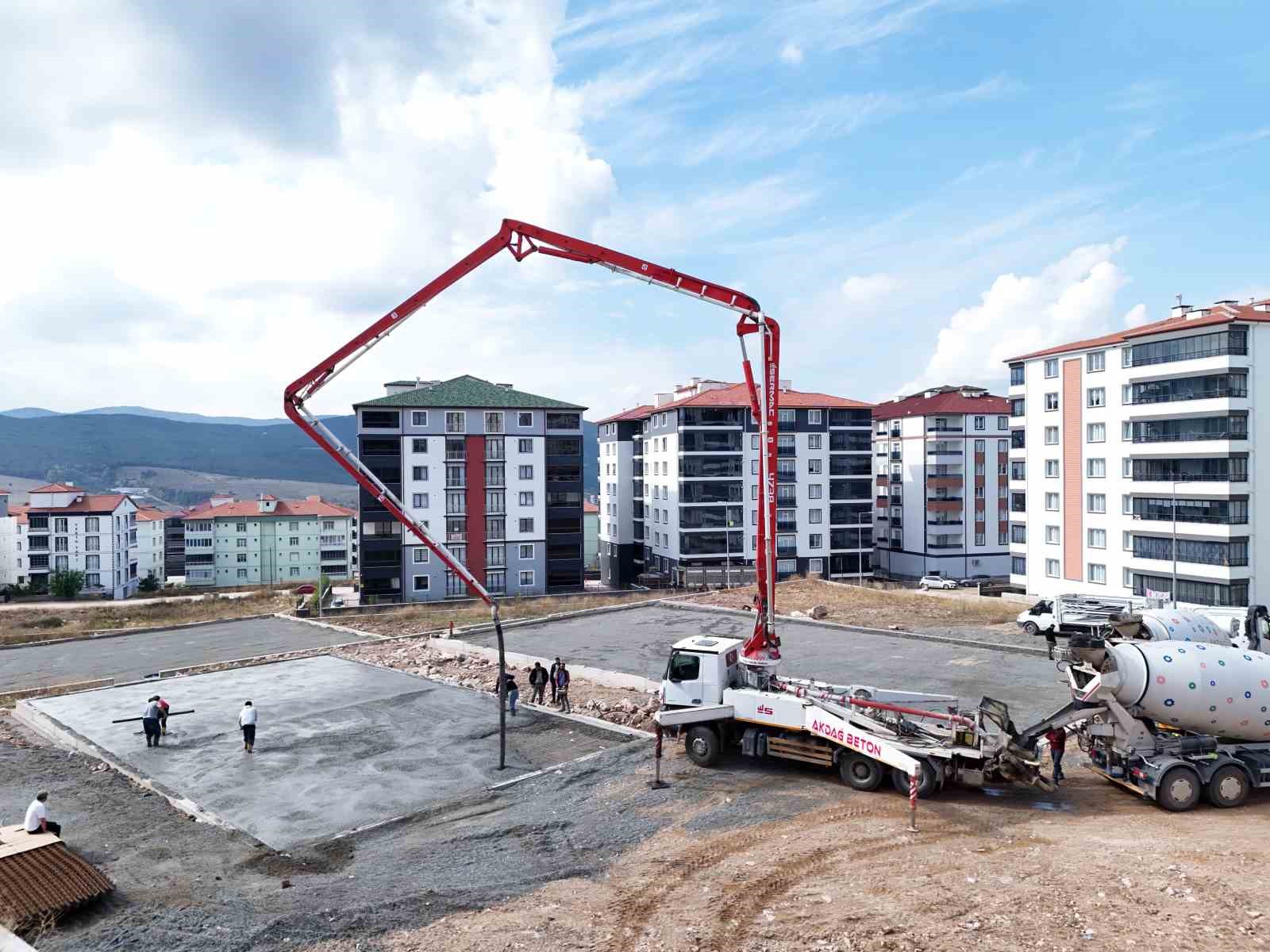 AKDAĞMADENİ BELEDİYESİ İLÇEDE MODERN BİR SPOR KOMPLEKSİ OLUŞTURUYOR
