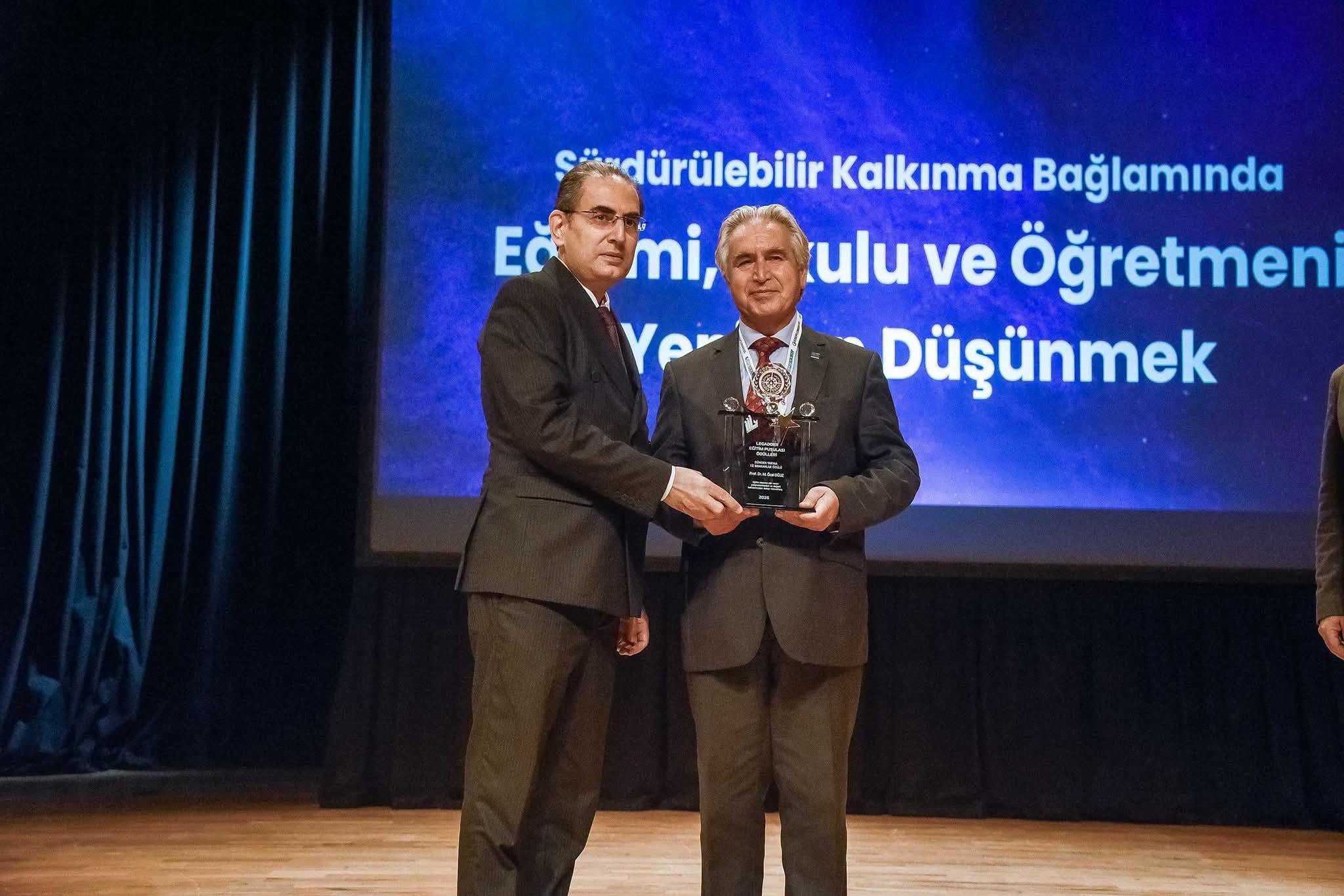 UNESCO TÜRKİYE BAŞKANI HEMŞEHRİMİZ PROF. DR. OĞUZ’A YENİ BİR ÖDÜL DAHA