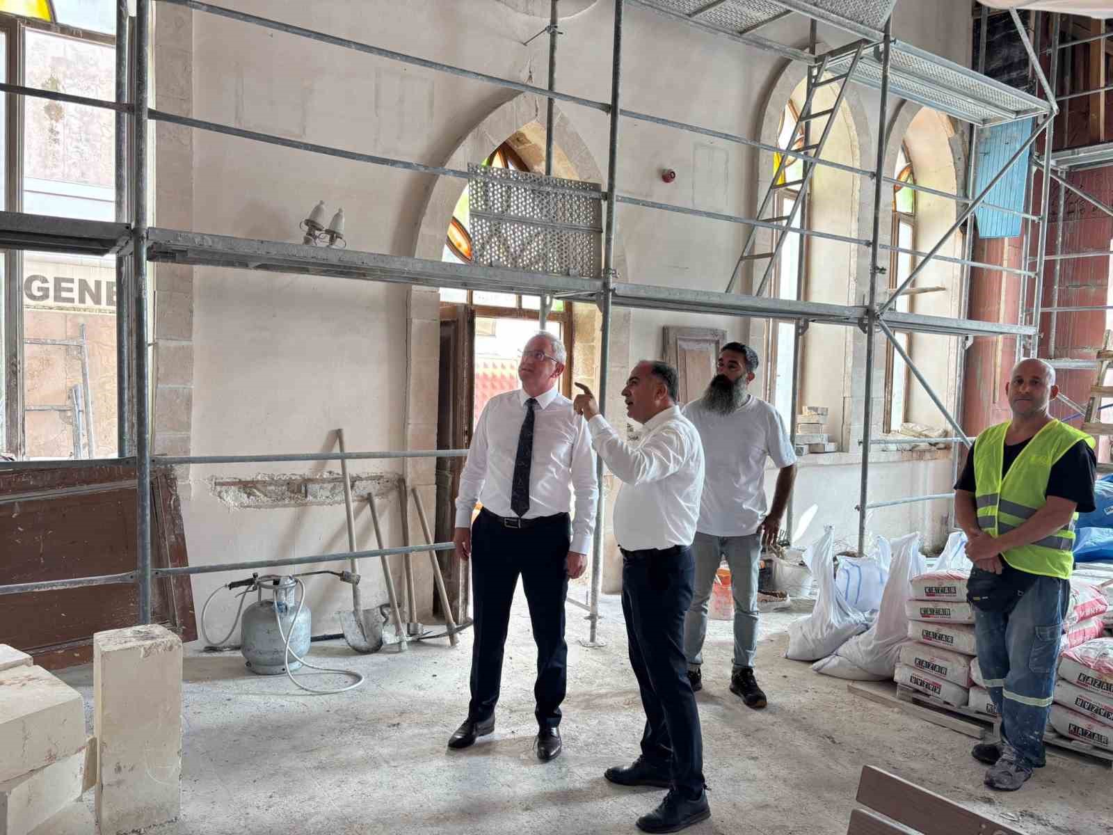 İSKENDERUN’DA TARİHİ KİLİSELERDE RESTORASYON ÇALIŞMALARI SÜRÜYOR