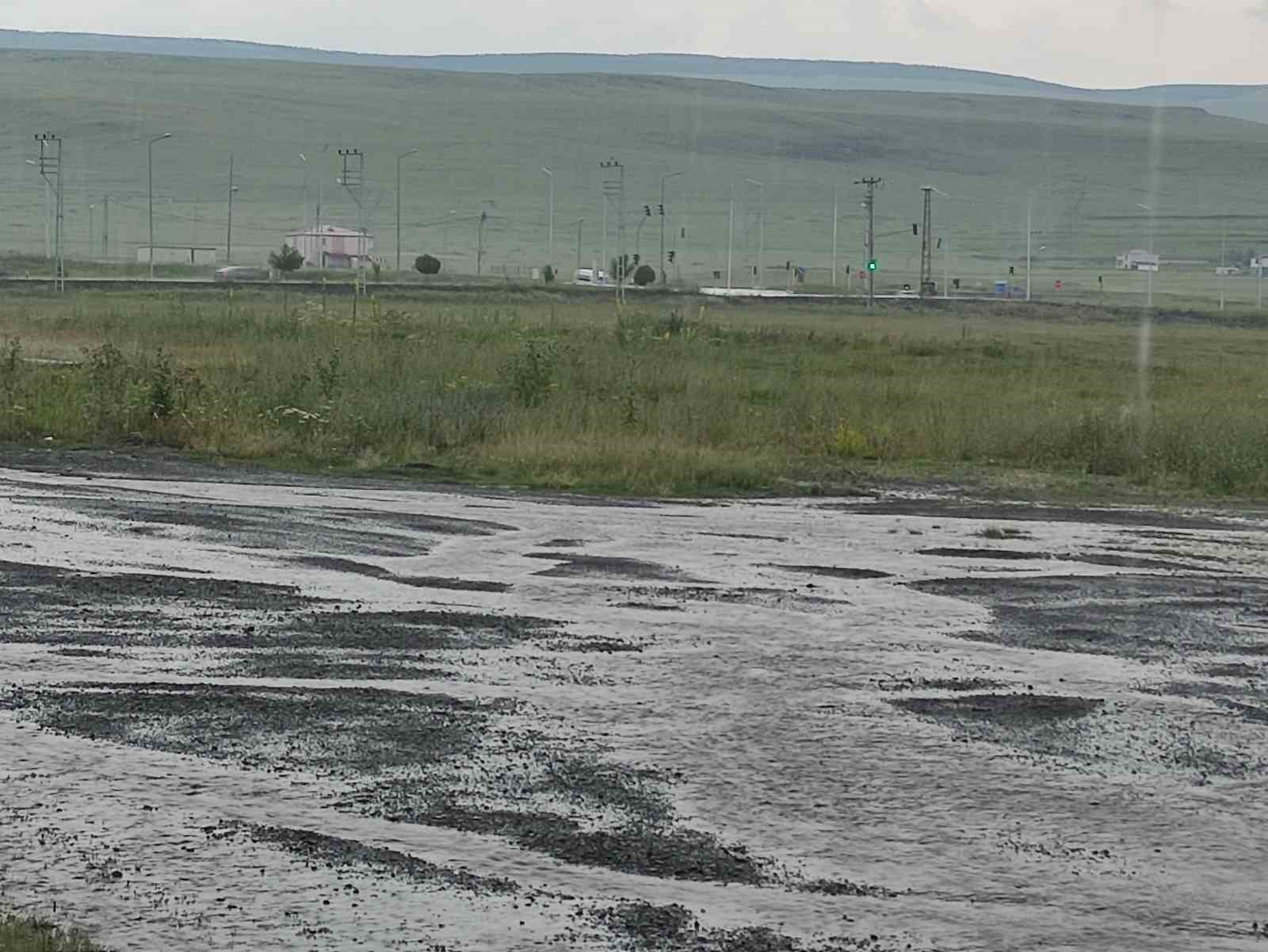ARDAHAN’DA SAĞANAK YAĞIŞ ETKİLİ OLDU