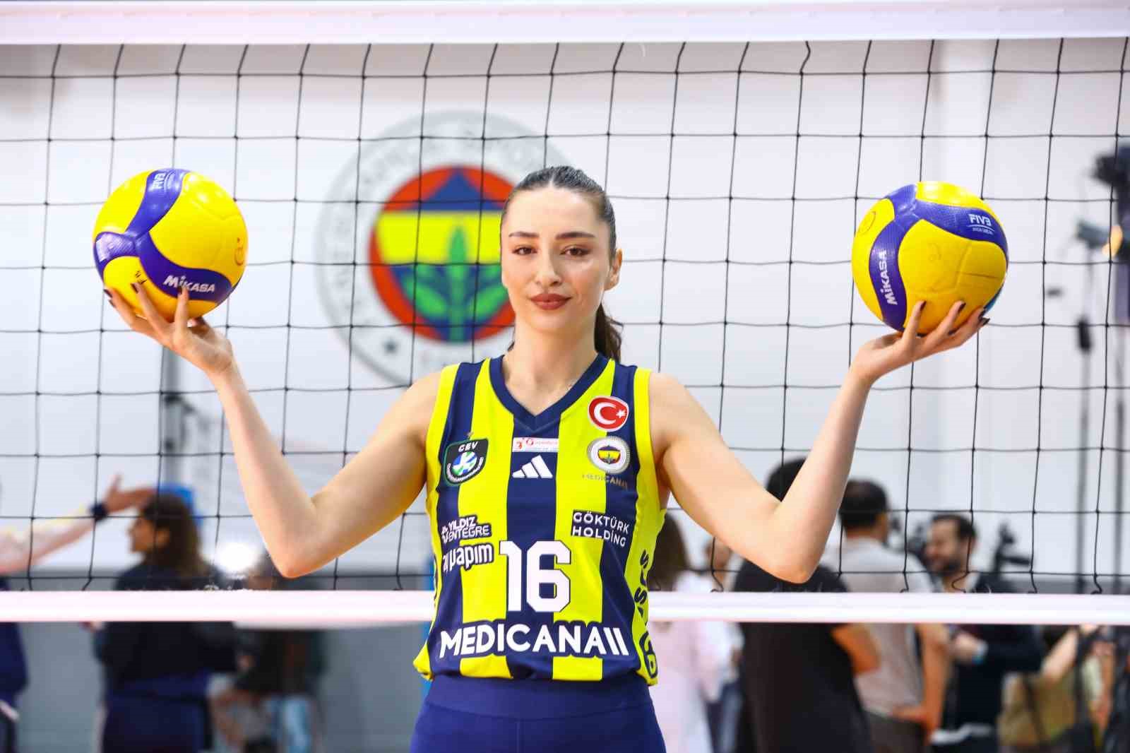 SALİHA ŞAHİN: "FENERBAHÇE’NİN HEDEFİ HER ZAMAN ALTIN MADALYA OLMUŞTUR"