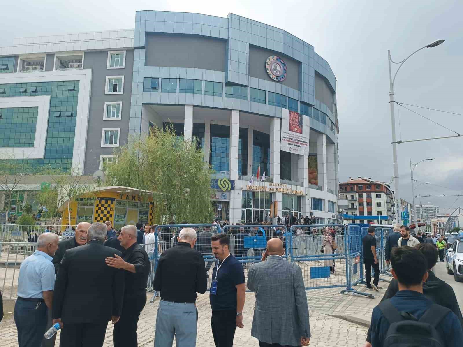 MTSO’DA OĞUZHAN ATA SADIKOĞLU YENİDEN BAŞKAN