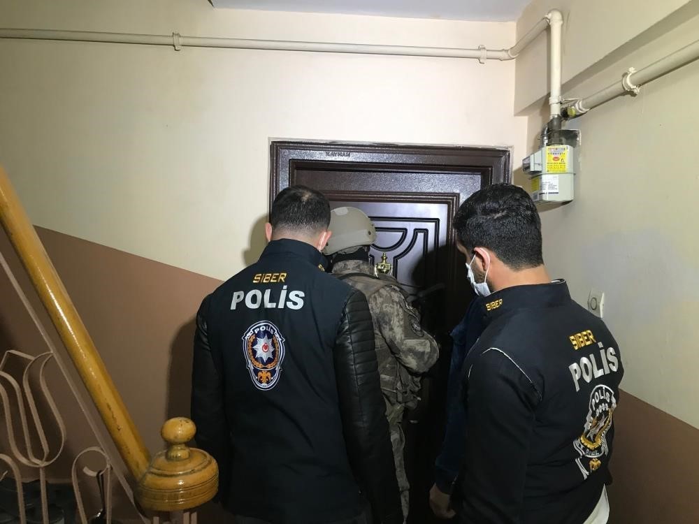 AYDIN’DA SİBER OPERASYON: 2 ŞÜPHELİ TUTUKLANDI