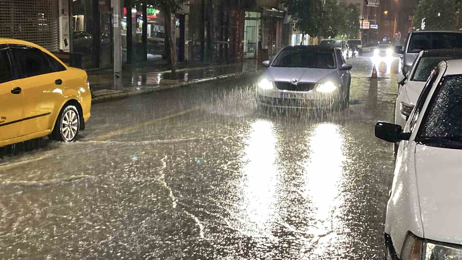 ELAZIĞ’DA SAĞANAK ETKİSİNİ SÜRDÜRÜYOR