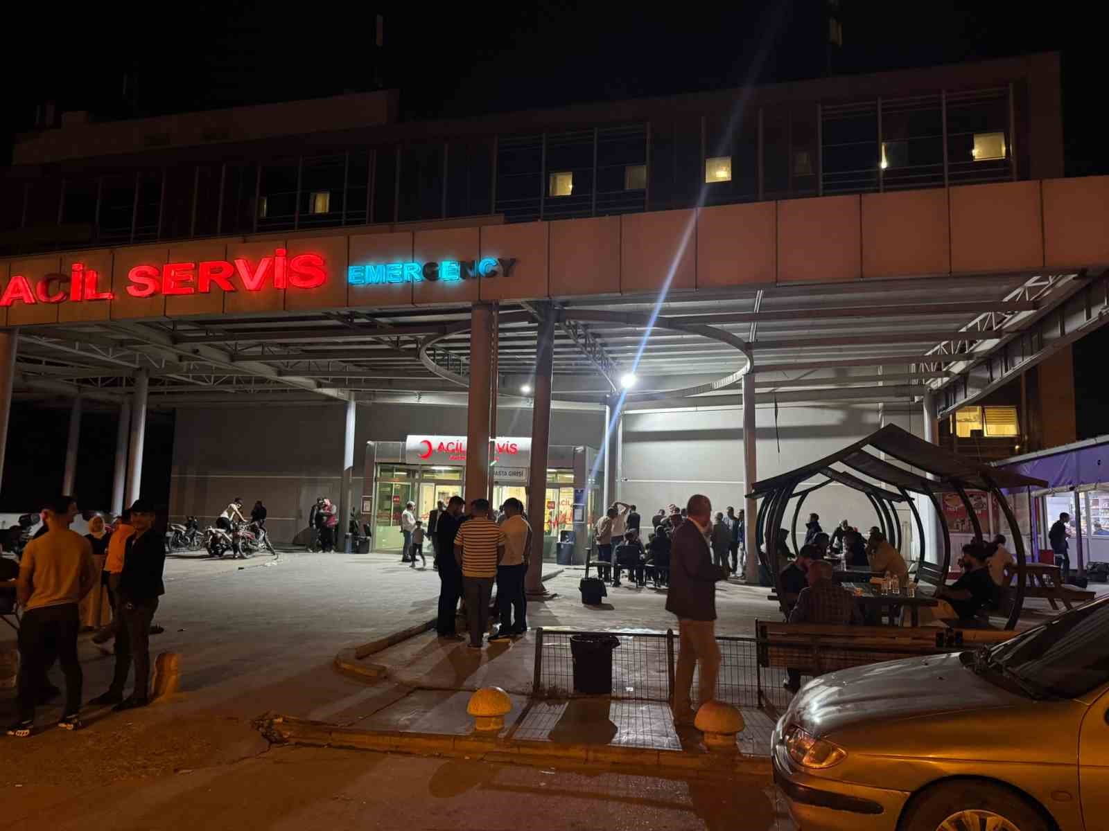 ŞANLIURFA’DA FİAT TOFAŞ OTOMOBİL KAZADA HURDAYA DÖNDÜ: 1 ÖLÜ, 7 YARALI
