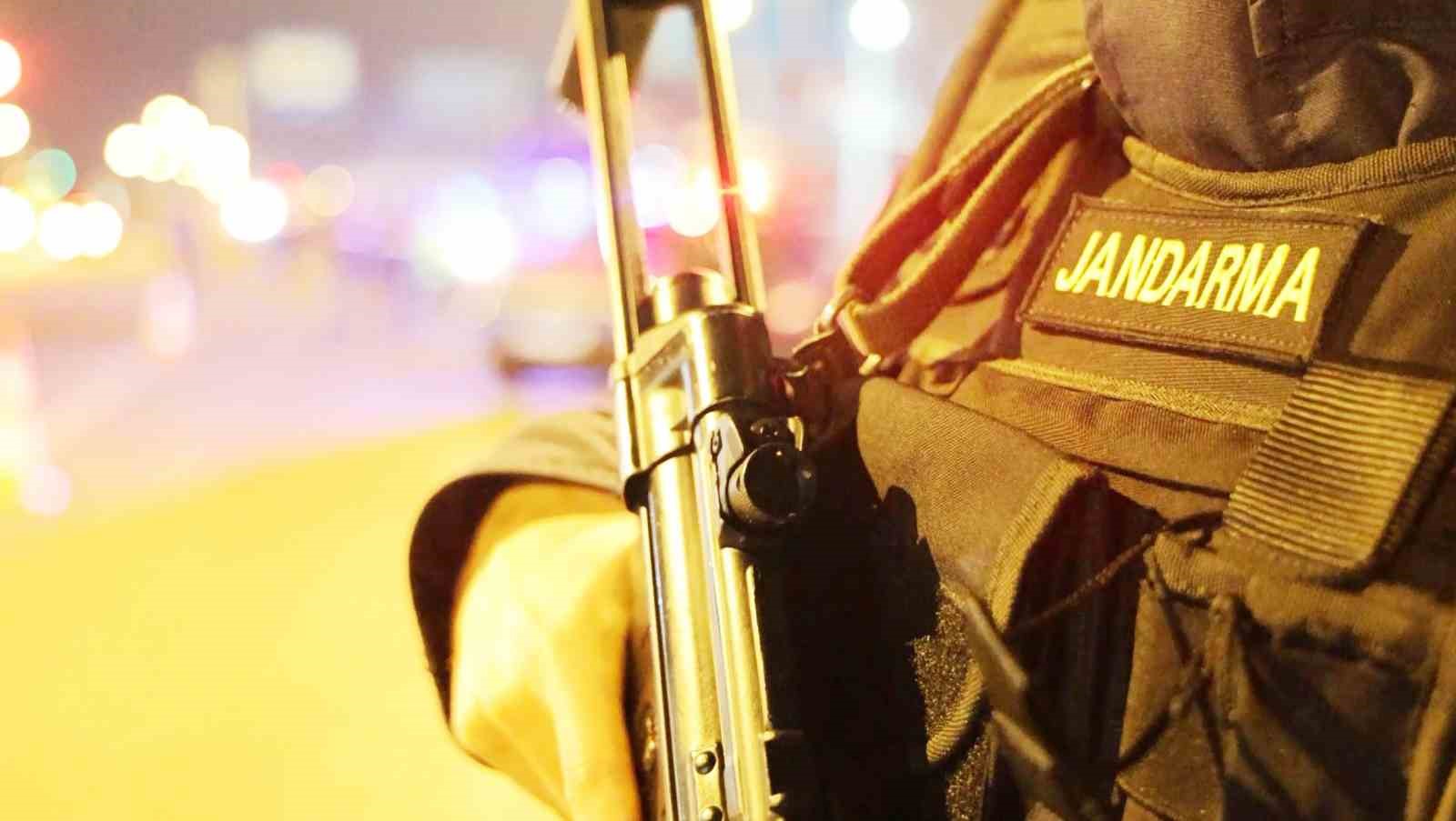 AKSARAY’DA JANDARMA KOM, ASAYİŞ VE TRAFİK KUŞ UÇURTMUYOR