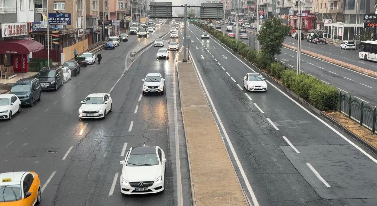 DİYARBAKIR’DA SAĞANAK ETKİSİNİ SÜRDÜRÜYOR