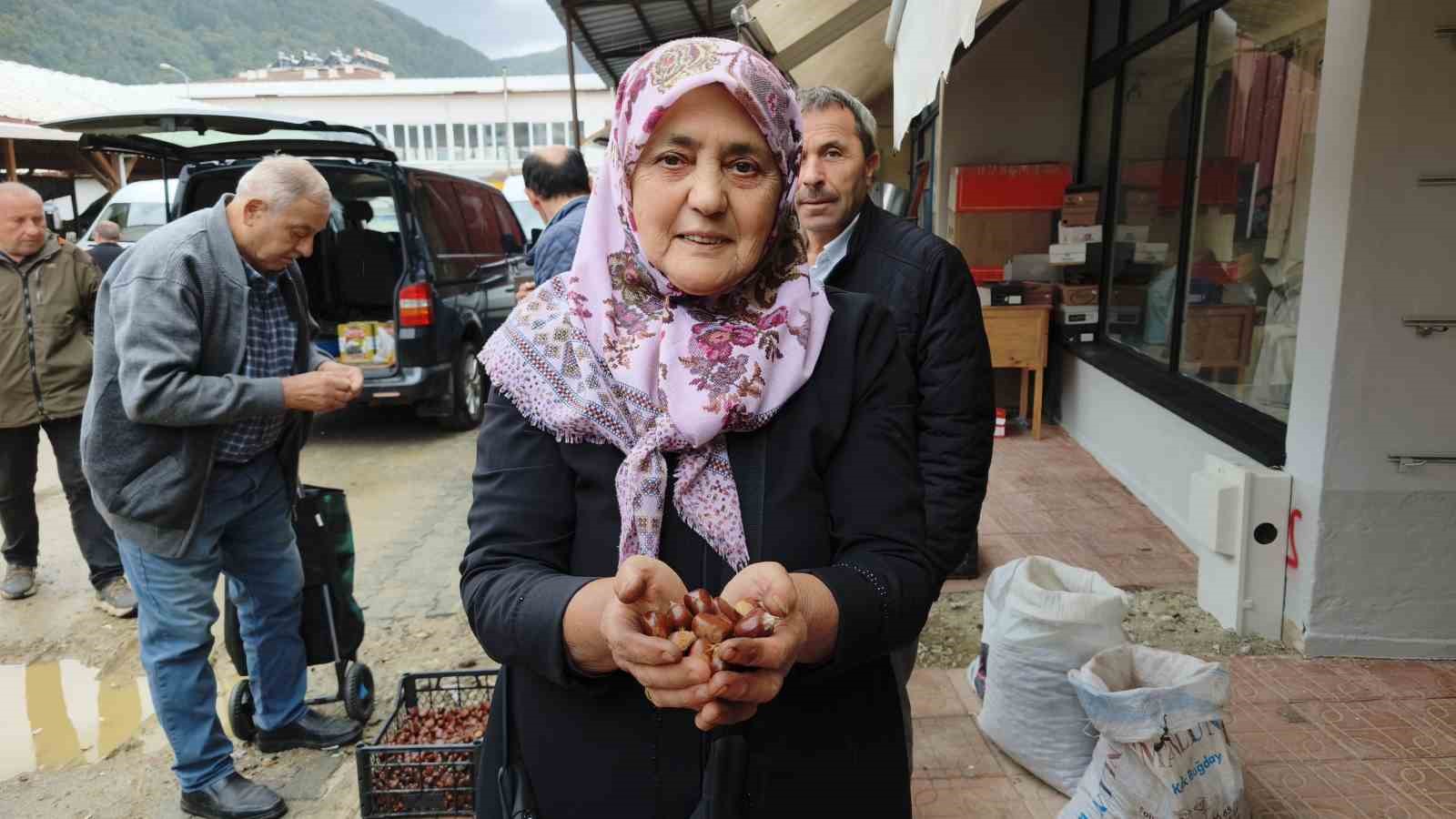 DÜNYACA ÜNLÜ ERFELEK KUZU KESTANESİ TEZGAHLARDA