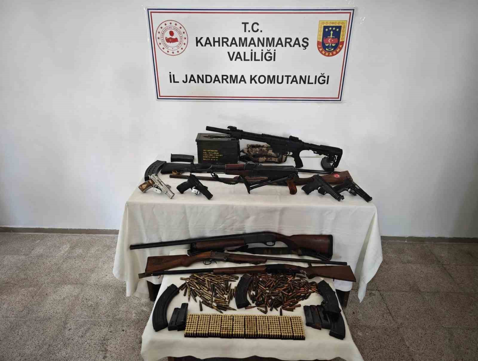 KAHRAMANMARAŞ MERKEZLİ SİLAH TİCARETİ OPERASYONUNDA 3 ŞÜPHELİ TUTUKLANDI