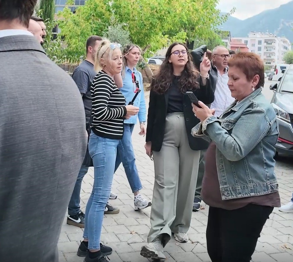 EV HAPSİNDE TUTULAN PARTİ YÖNETİCİSİ İÇİN AÇIKLAMA YAPAN YENİ PARTİ İLÇE BAŞKANINA SİTE YÖNETİCİSİNDEN GÜRÜLTÜ TEPKİSİ
