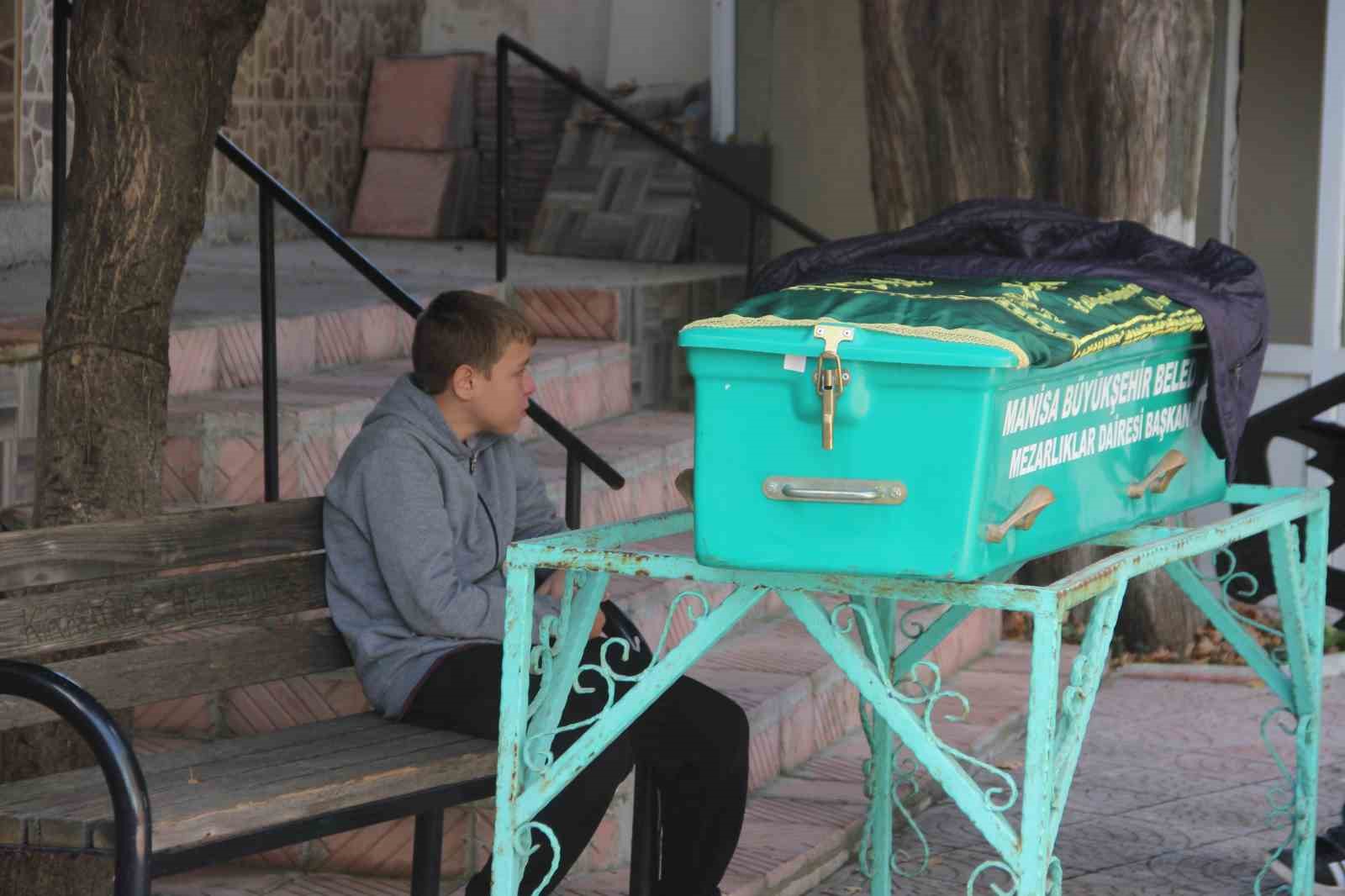 MADEN KAZASINDA HAYATINI KAYBEDEN BABAYA SON GÖREV