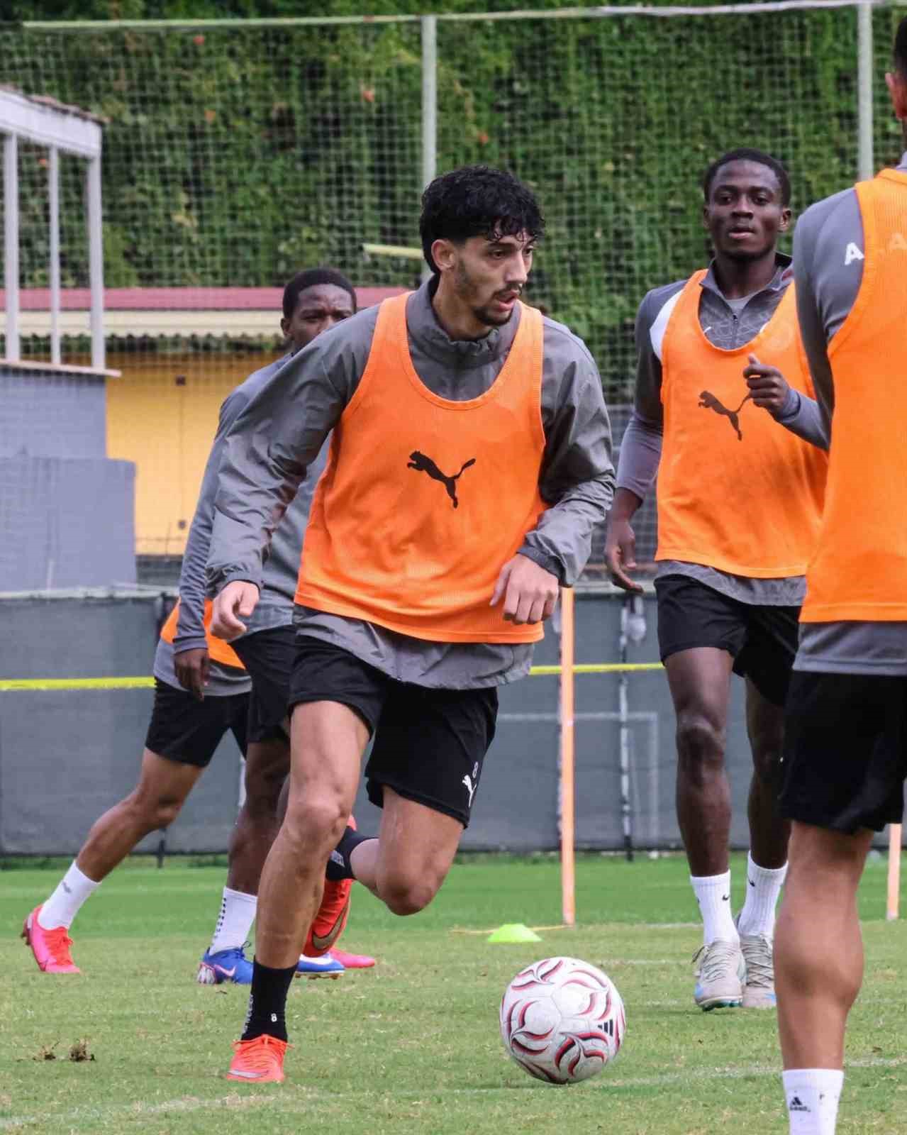 ALANYASPOR, ERZURUMSPOR FK MAÇININ HAZIRLIKLARINI SÜRDÜRDÜ