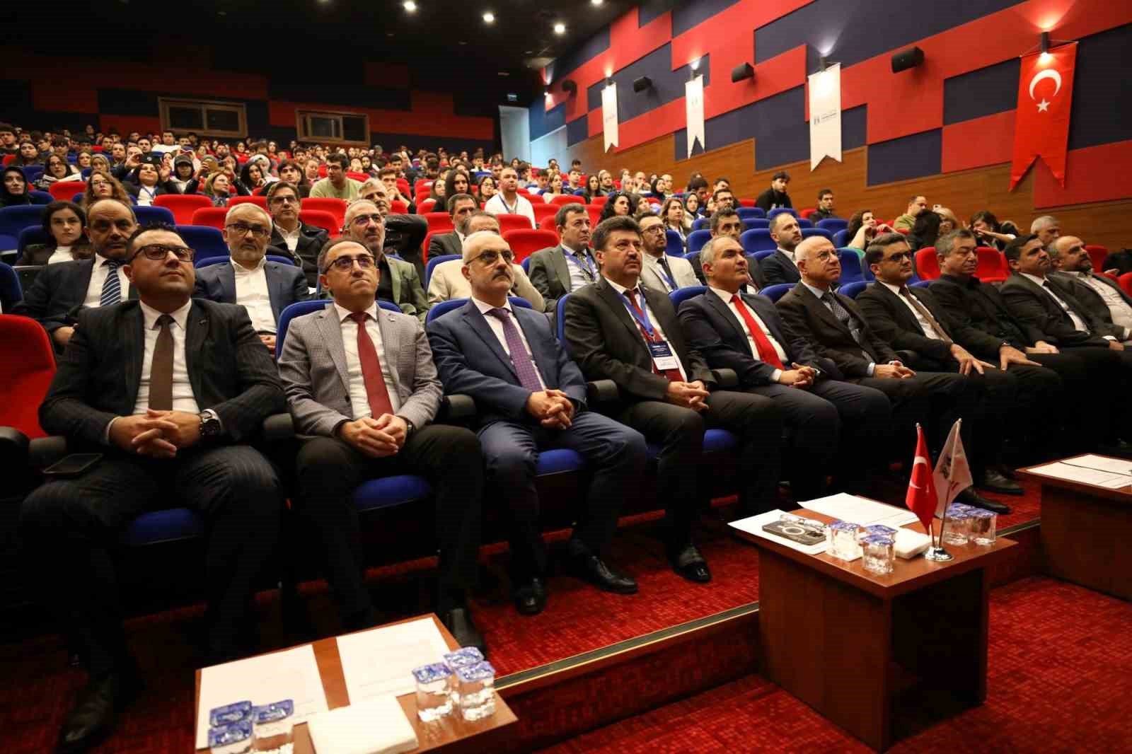 GELECEĞİN MESLEKLERİ SAPANCA’DA MASAYA YATIRILDI