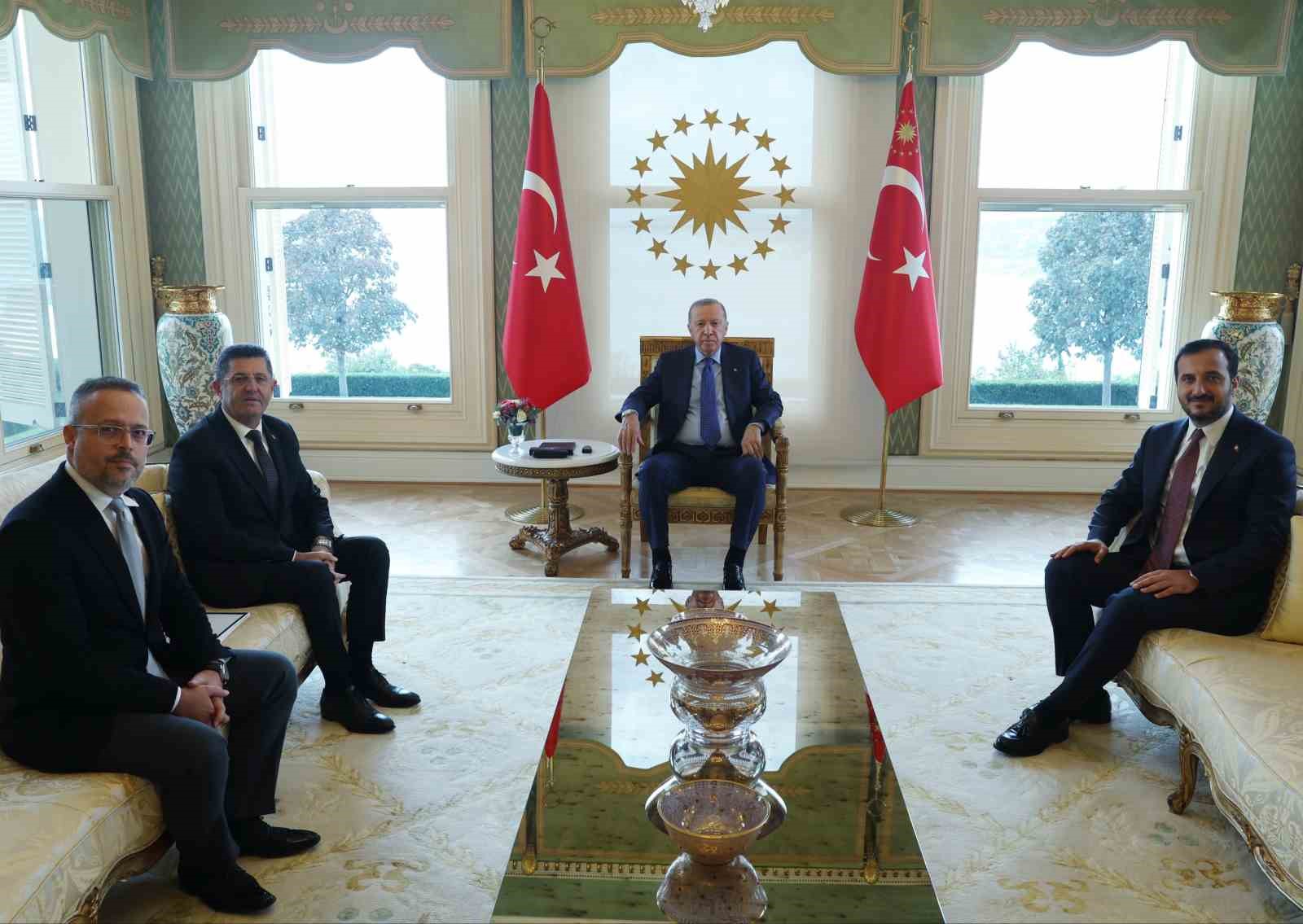 CUMHURBAŞKANI ERDOĞAN, ÇEKMEKÖY BELEDİYE BAŞKANI ÇERKEZ’İ KABUL ETTİ