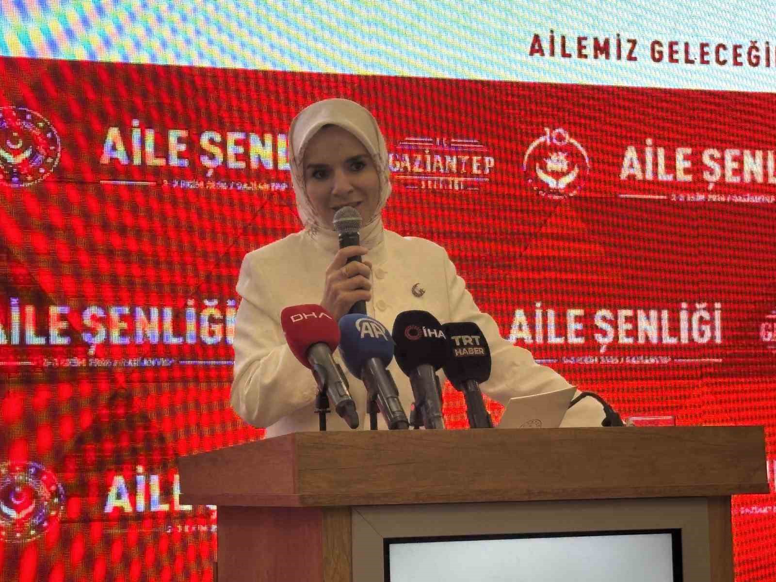 BAKAN GÖKTAŞ: "TÜRKİYE’DE 261 BİN 854 GENCİMİZ AİLE VE GENÇLİK FONU KREDİSİYLE EVLENDİ"