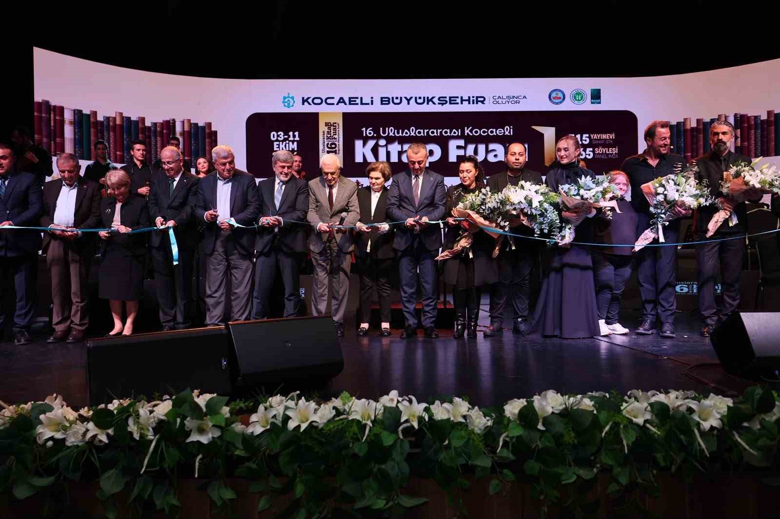 16. KOCAELİ KİTAP FUARI KAPILARINI ZİYARETÇİLERE AÇIYOR