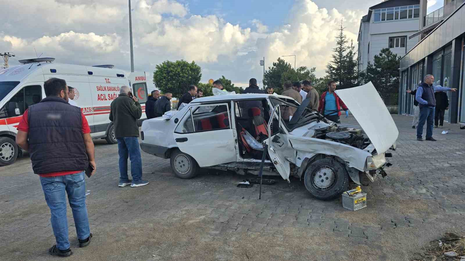VAN’DA TRAFİK KAZASI; 6 YARALI