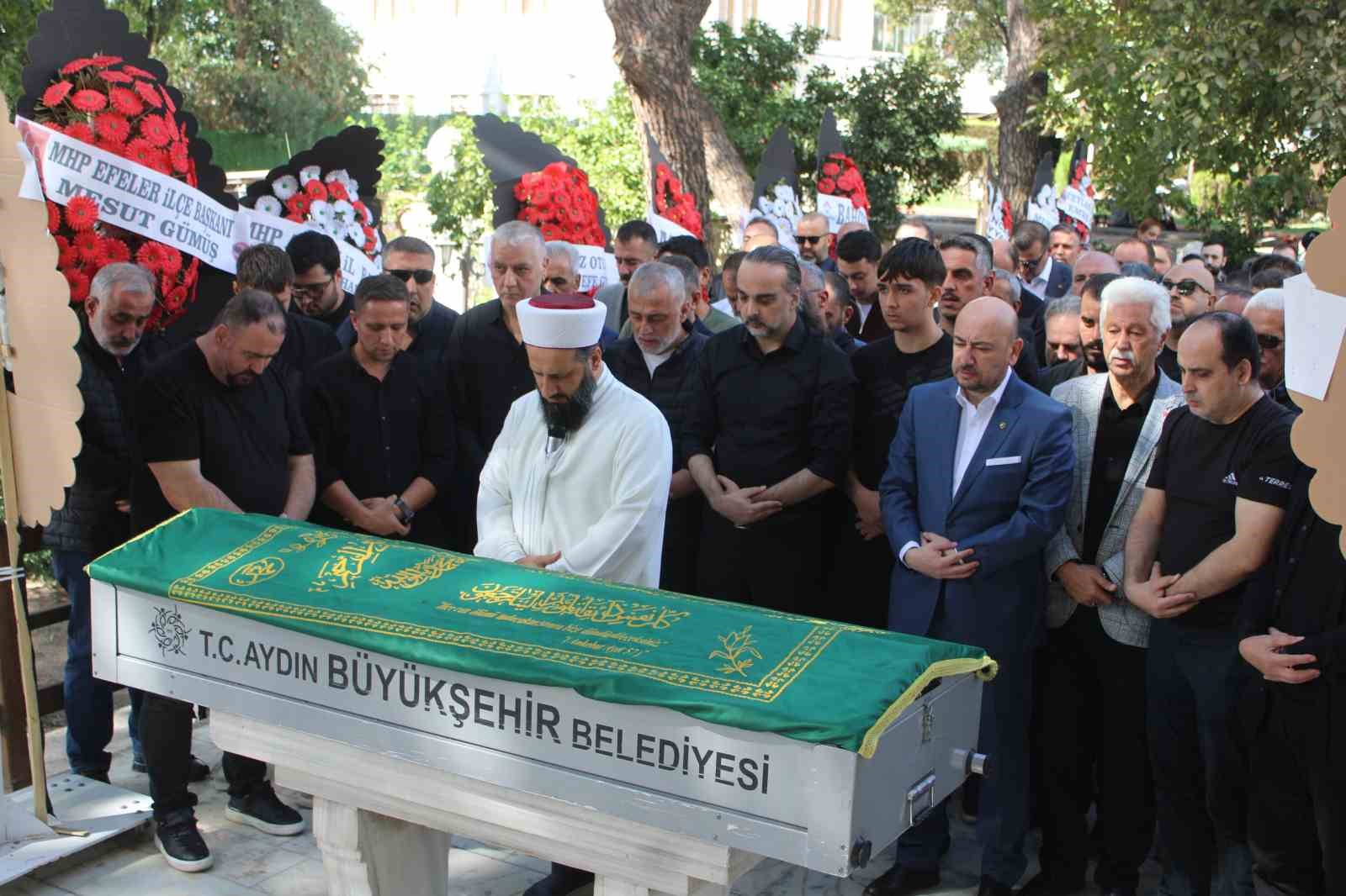 AYDIN’DA BAŞINDAN VURULMUŞ HALDE BULUNAN SARGIN SON YOLCULUĞUNA UĞURLANDI