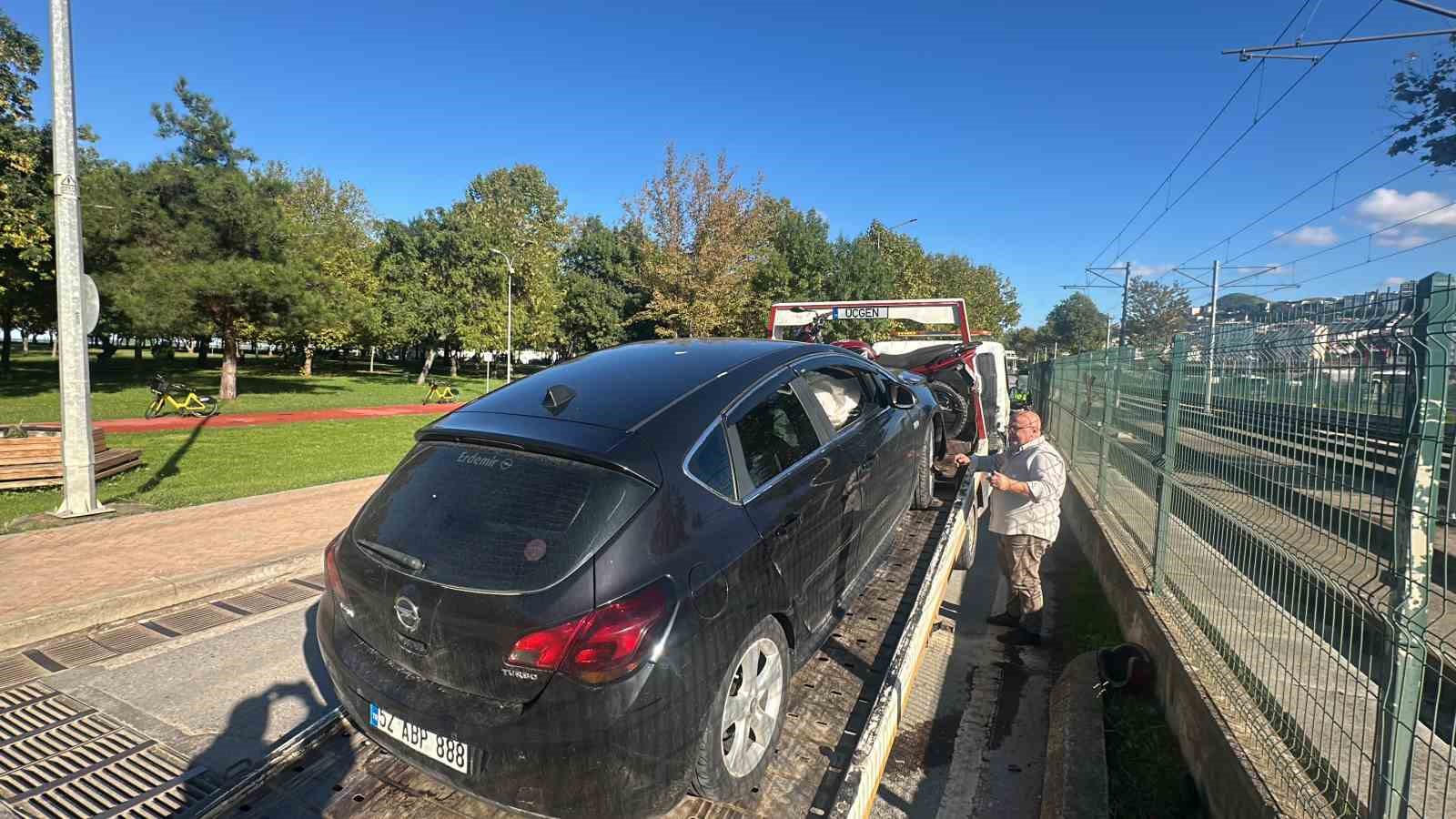 SAMSUN’DA OTOMOBİL İLE MOTOSİKLET ÇARPIŞTI: 2 YARALI