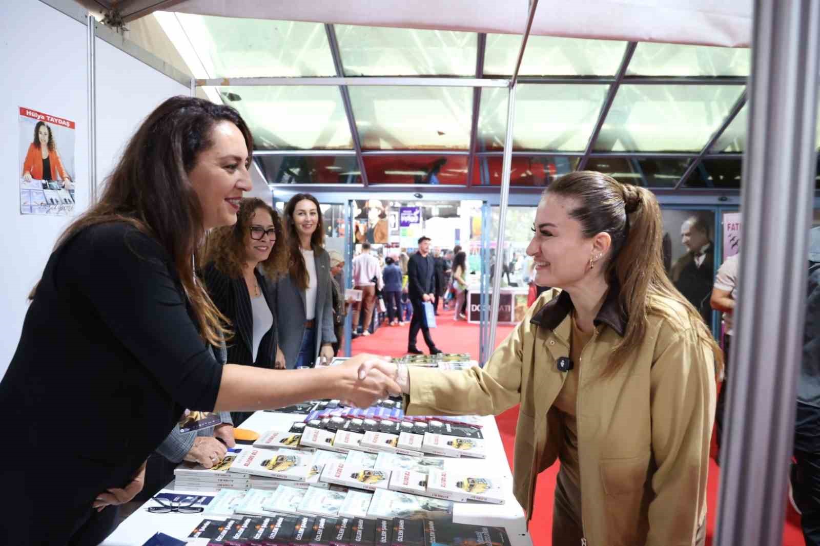 ANTALYA KİTAP FUARI’NDA İKİNCİ GÜN YOĞUNLUĞU