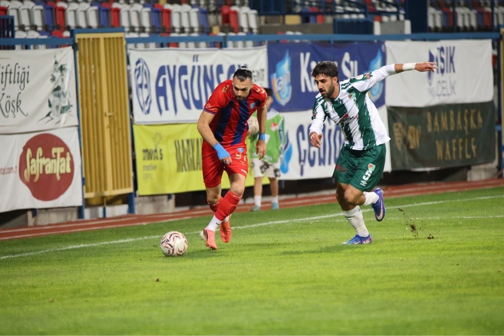 TFF 3. LİG: KARABÜK İDMANYURDU: 1 - AMASYASPOR FK: 2