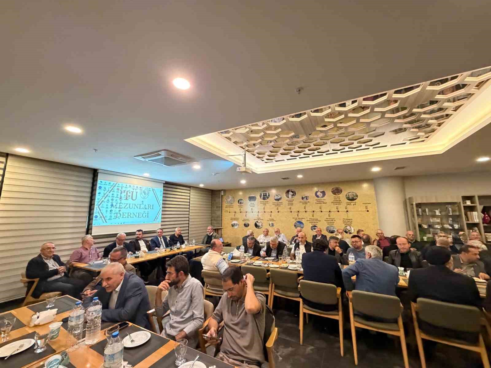 BURSA’DA DÜNYA VE TÜRKİYE EKONOMİSİ ELE ALINDI