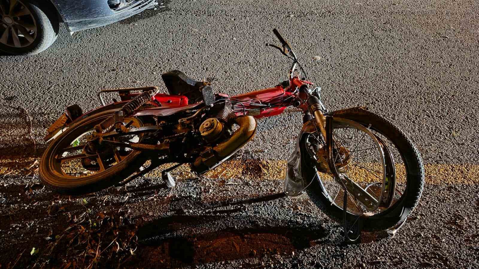 OTOMOBİL İLE MOTOSİKLET KAFA KAFAYA ÇARPIŞTI: 1 ÖLÜ