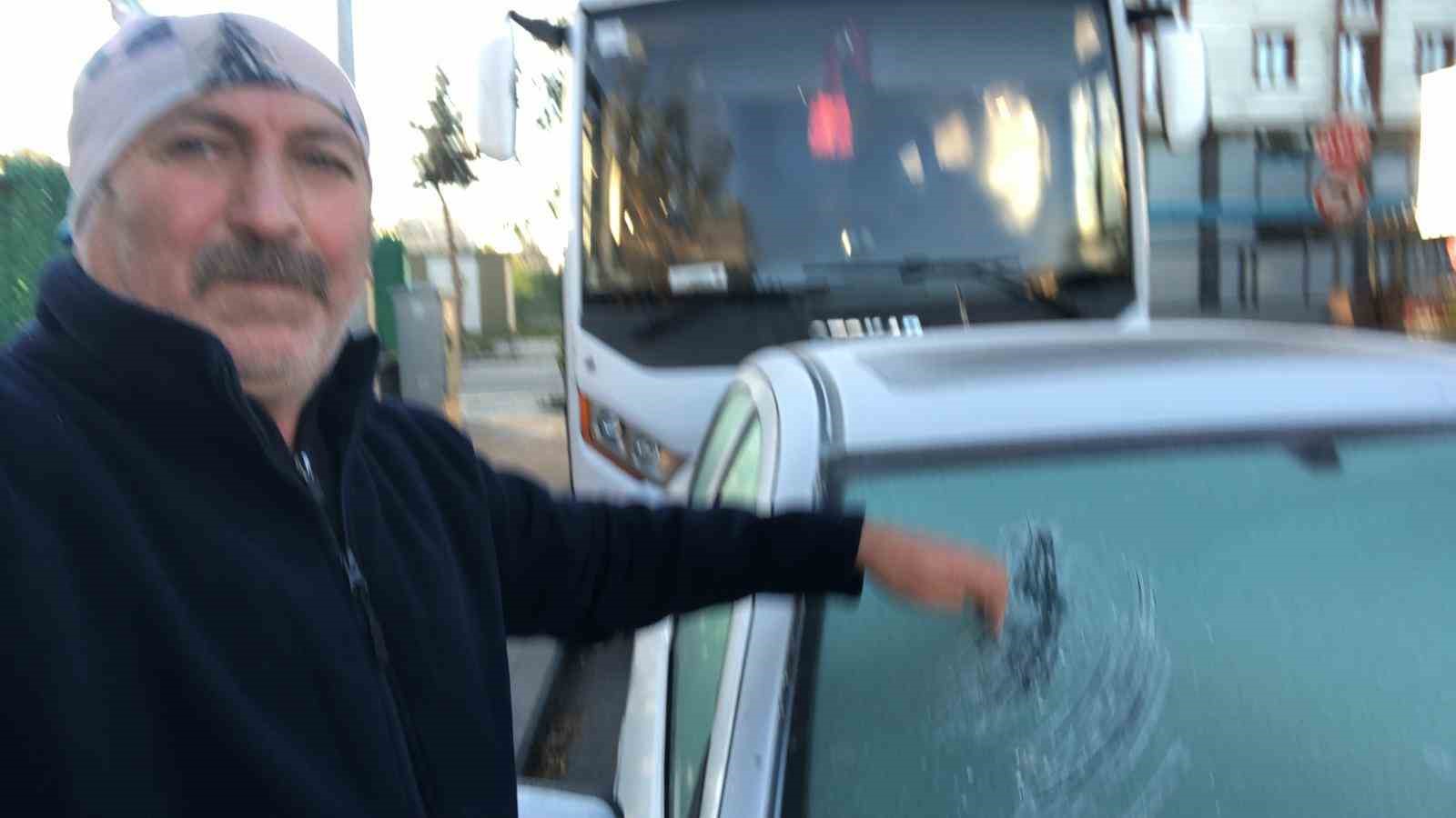 KARS SABAHA BUZLA UYANDI: EKSİ 7 DERECEDE ARAÇLARIN CAMLARI DONDU