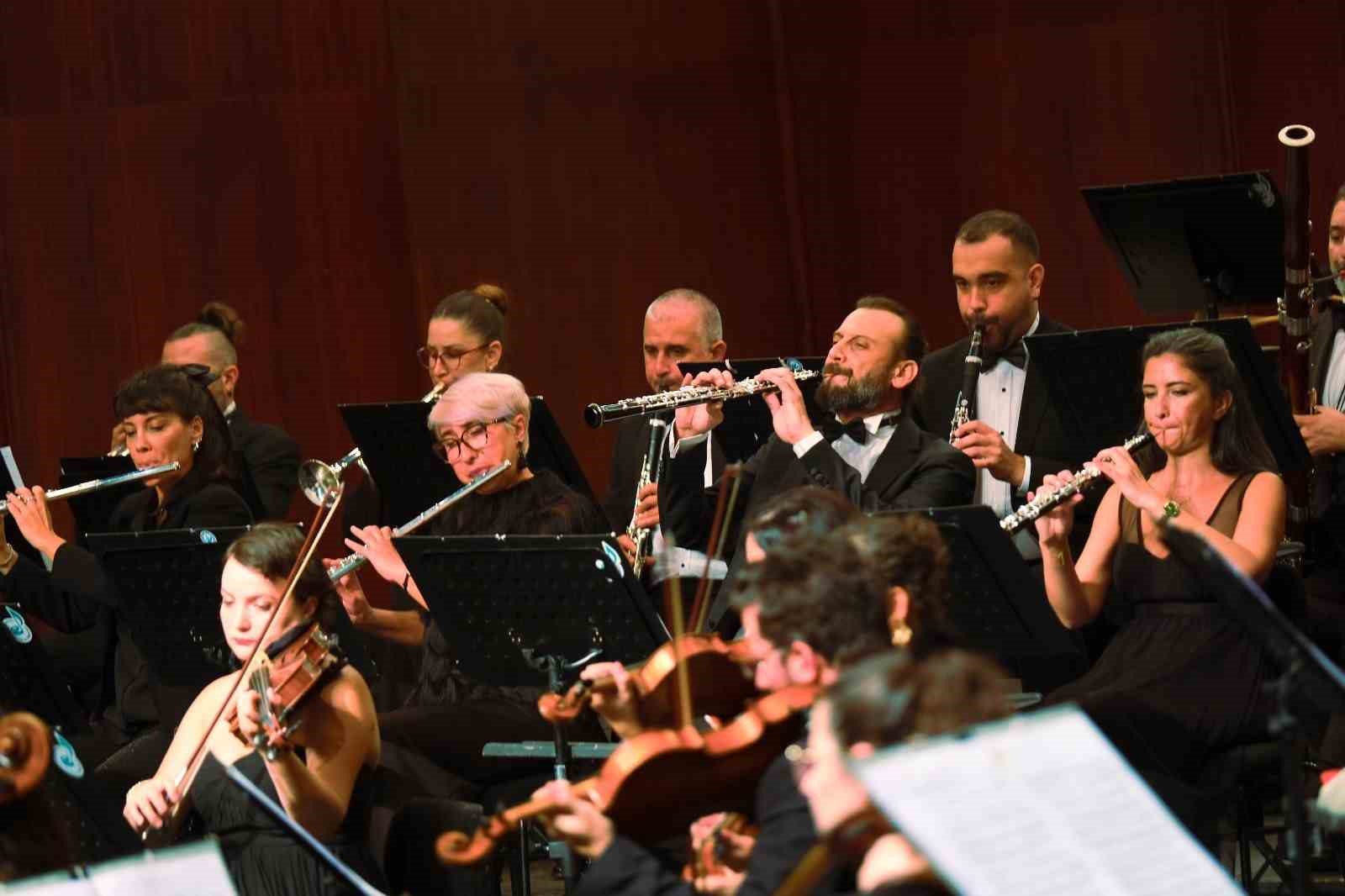 SENFONİ ORKESTRASI’NDAN BEETHOVEN’IN 200’ÜNCÜ ÖLÜM YILINA ÖZEL KONSERLER SERİSİ BAŞLADI
