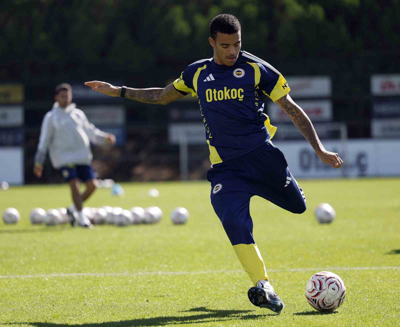 FENERBAHÇE, ÇAYKUR RİZESPOR MAÇI HAZIRLIKLARINA DEVAM ETTİ