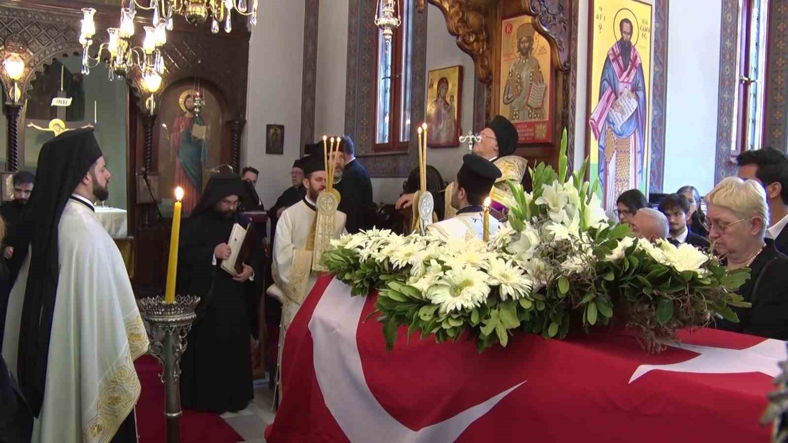 HAYATINI KAYBEDEN PROF. DR. İOANNA KUÇURADİ SON YOLCULUĞUNA UĞURLANDI.