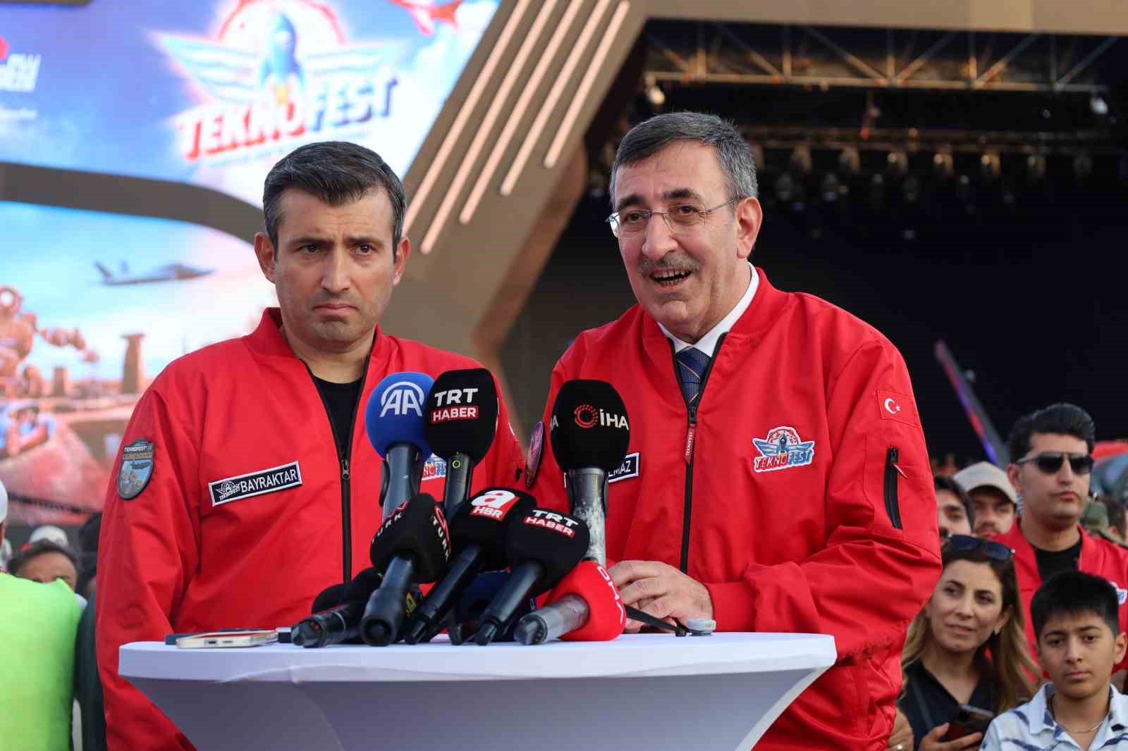 BAYRAKTAR VE CUMHURBAŞKANI YARDIMCISI YILMAZ’DAN ORTAK BASIN AÇIKLAMASI