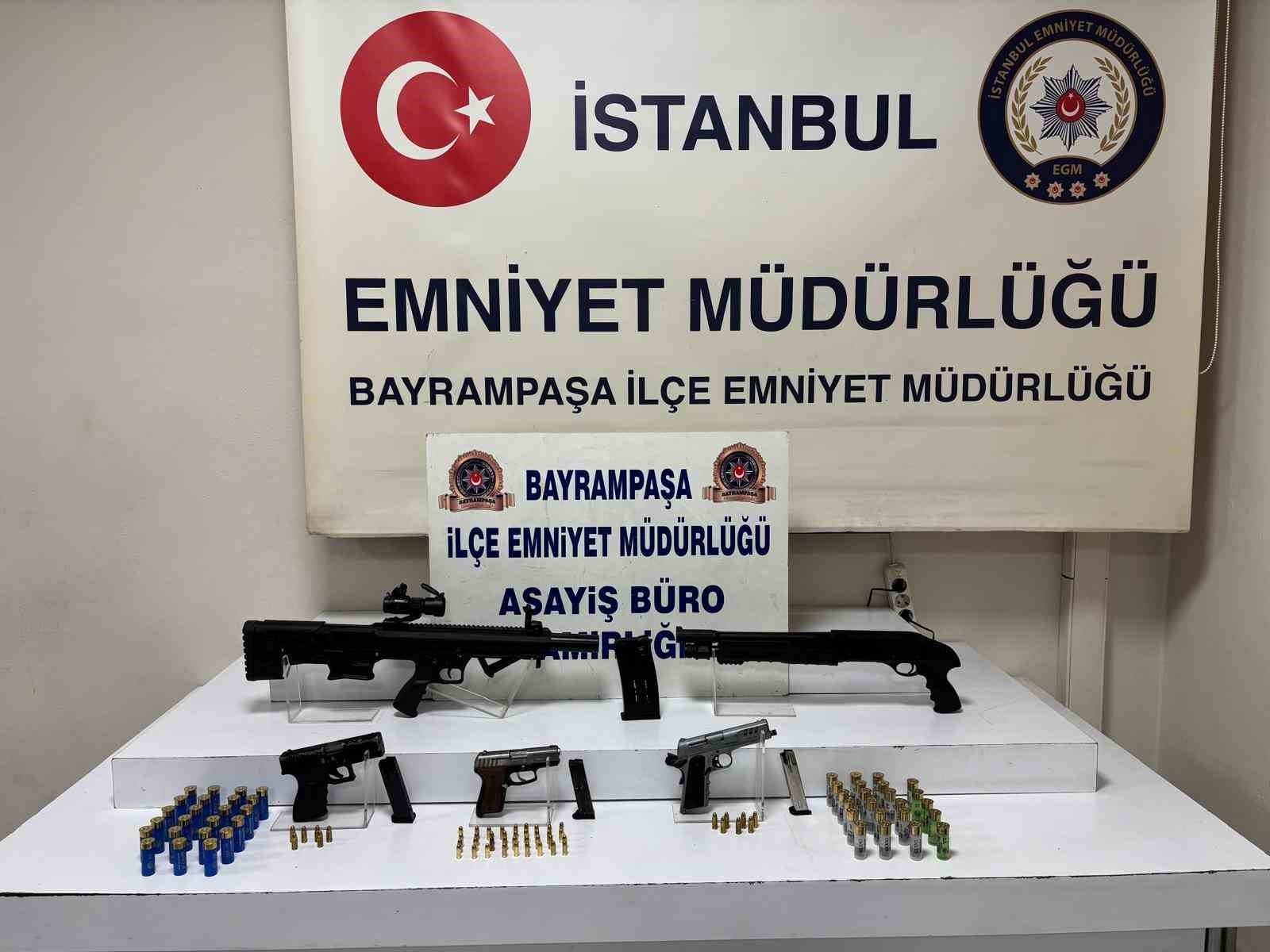 BAYRAMPAŞA’DA EVİNDE ÇOK SAYIDA MÜHİMMAT ELE GEÇİRİLEN ŞAHIS GÖZALTINA ALINDI